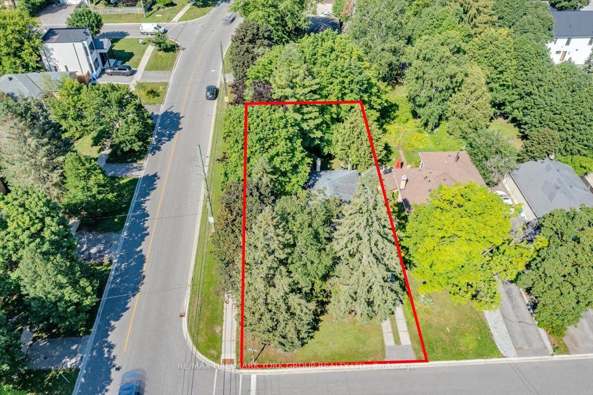 Photo 3 of 2 Corbett Crescent, Aurora, Aurora Highlands — HOMEH