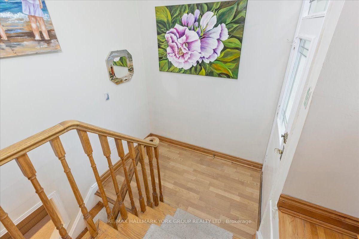 Photo 6 of 2 Corbett Crescent, Aurora, Aurora Highlands — HOMEH