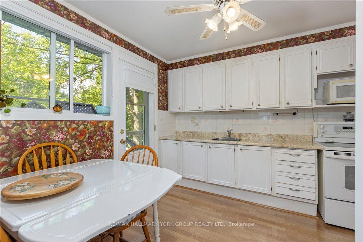 Photo 10 of 2 Corbett Crescent, Aurora, Aurora Highlands — HOMEH
