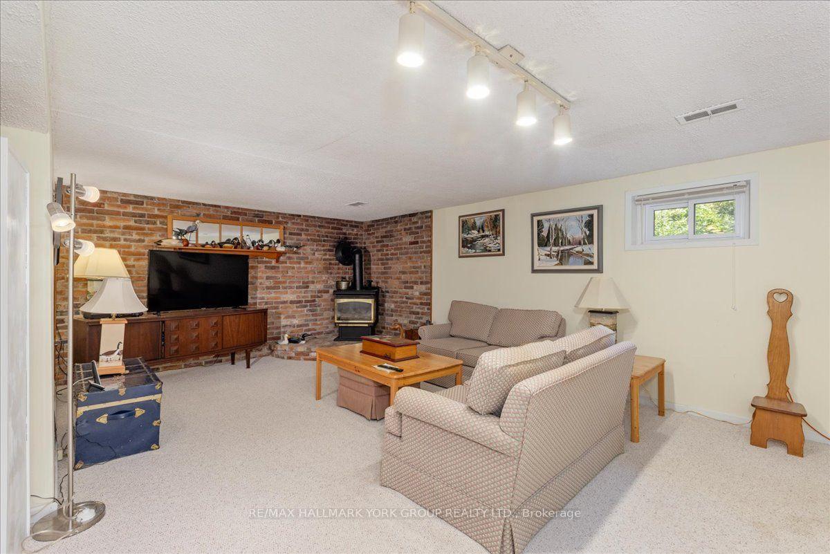 Photo 16 of 2 Corbett Crescent, Aurora, Aurora Highlands — HOMEH