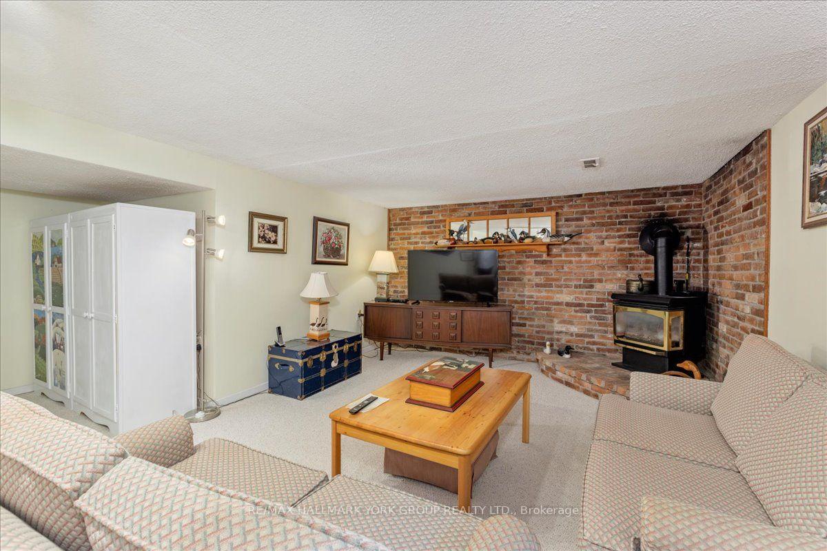 Photo 17 of 2 Corbett Crescent, Aurora, Aurora Highlands — HOMEH