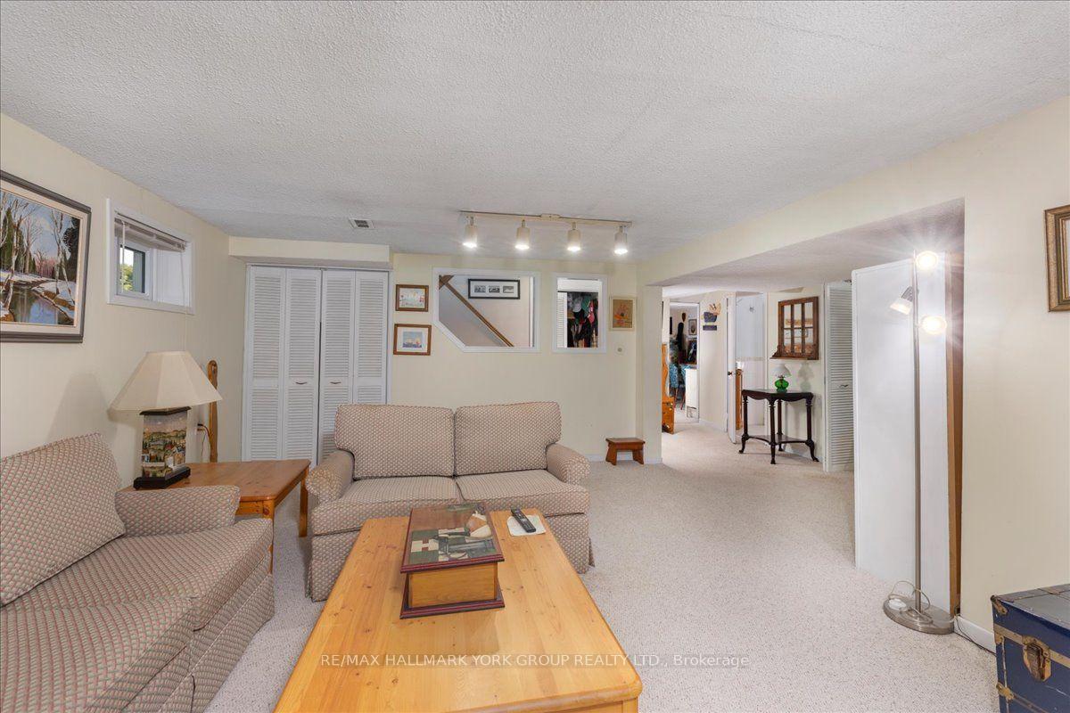 Photo 18 of 2 Corbett Crescent, Aurora, Aurora Highlands — HOMEH
