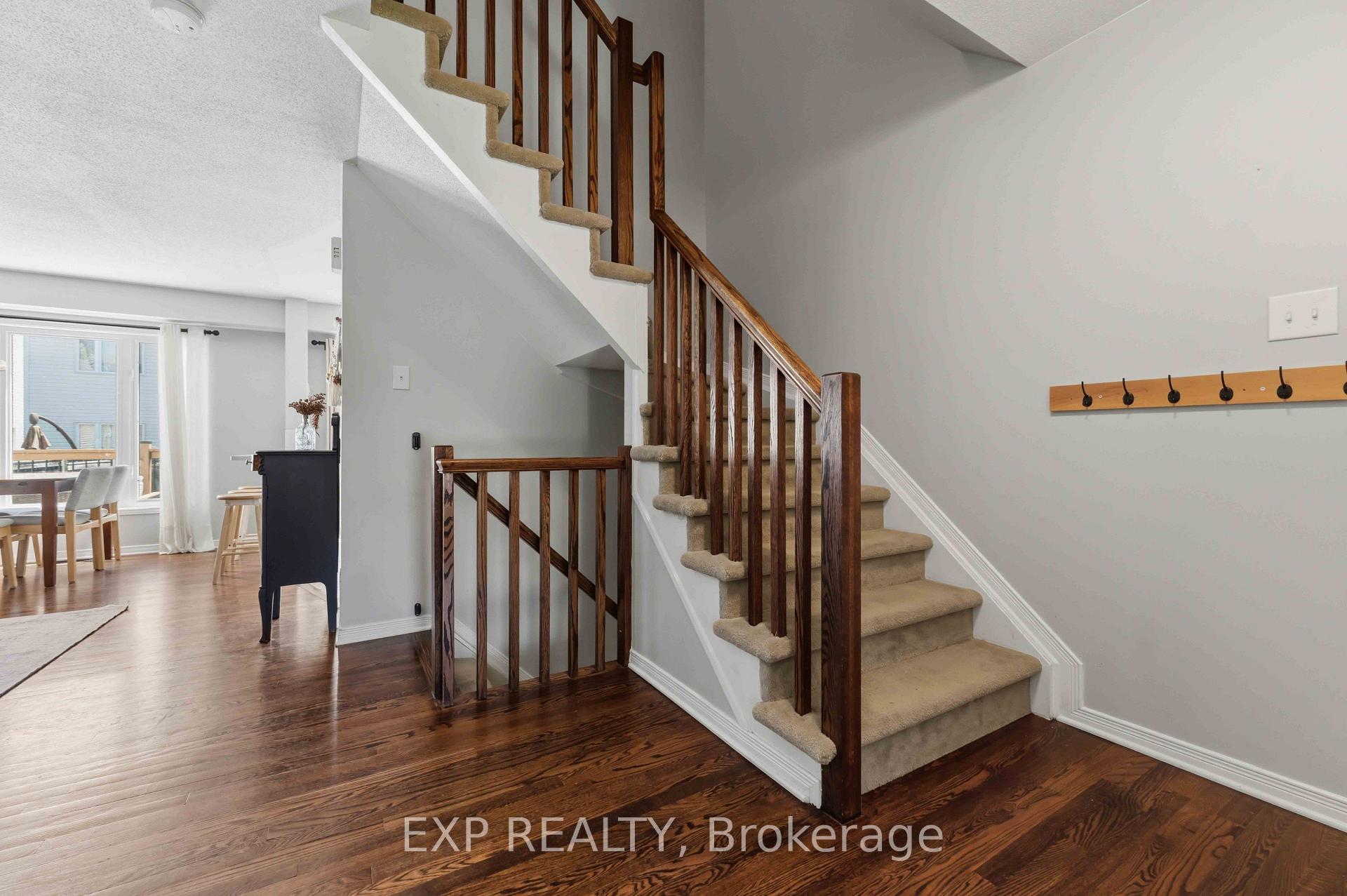 Photo 3 of 321 Brigitta Street, Ottawa, Kanata - Emerald Meadows/Trailwest — HOMEH