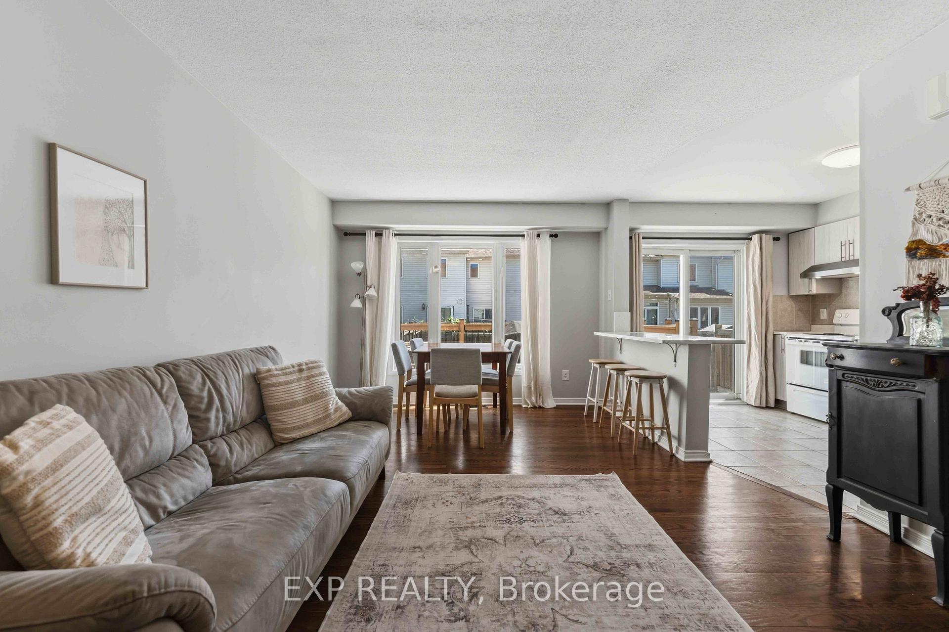Photo 5 of 321 Brigitta Street, Ottawa, Kanata - Emerald Meadows/Trailwest — HOMEH
