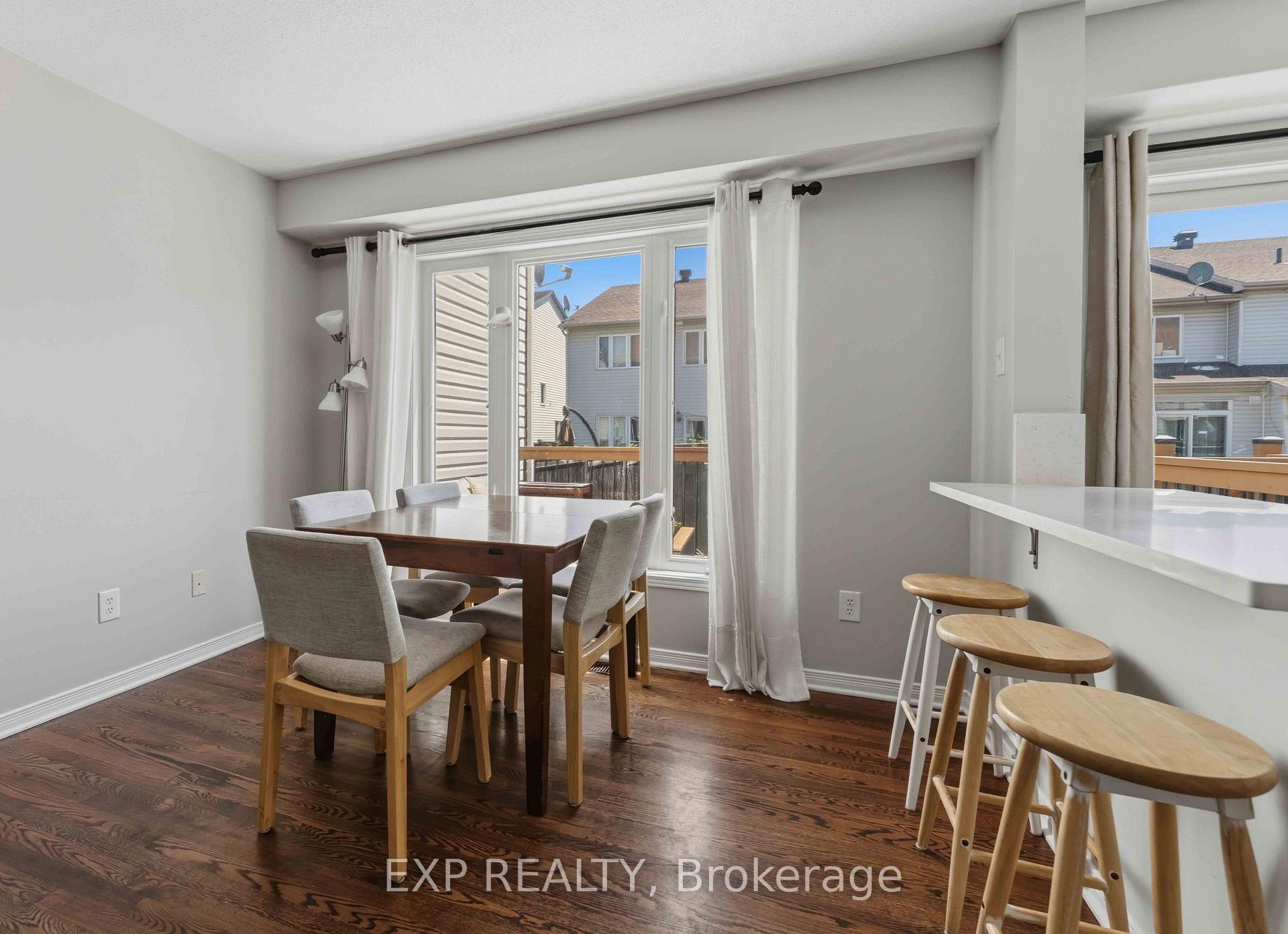 Photo 6 of 321 Brigitta Street, Ottawa, Kanata - Emerald Meadows/Trailwest — HOMEH