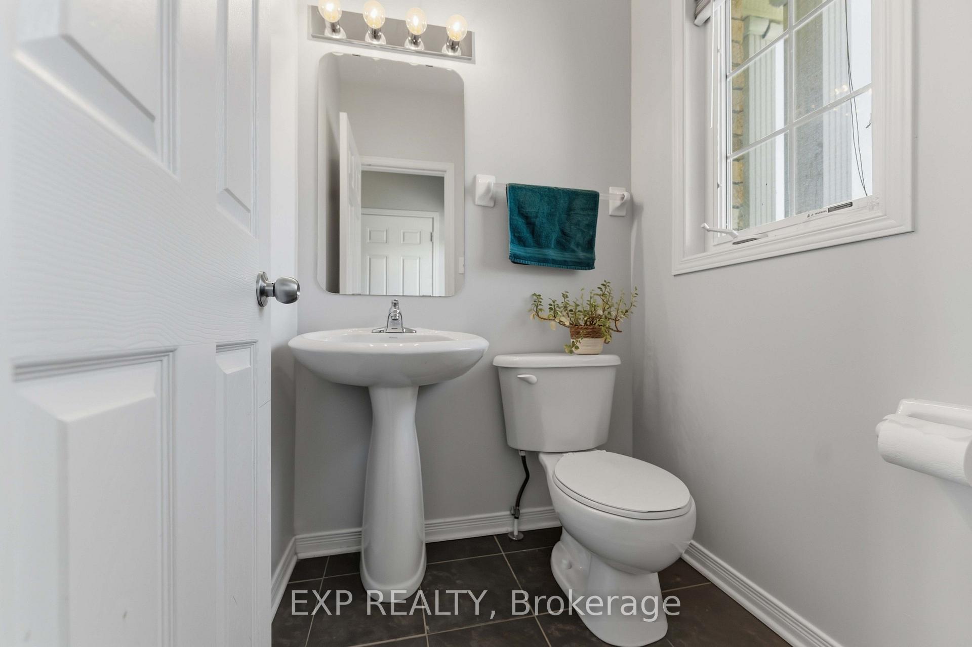 Photo 10 of 321 Brigitta Street, Ottawa, Kanata - Emerald Meadows/Trailwest — HOMEH