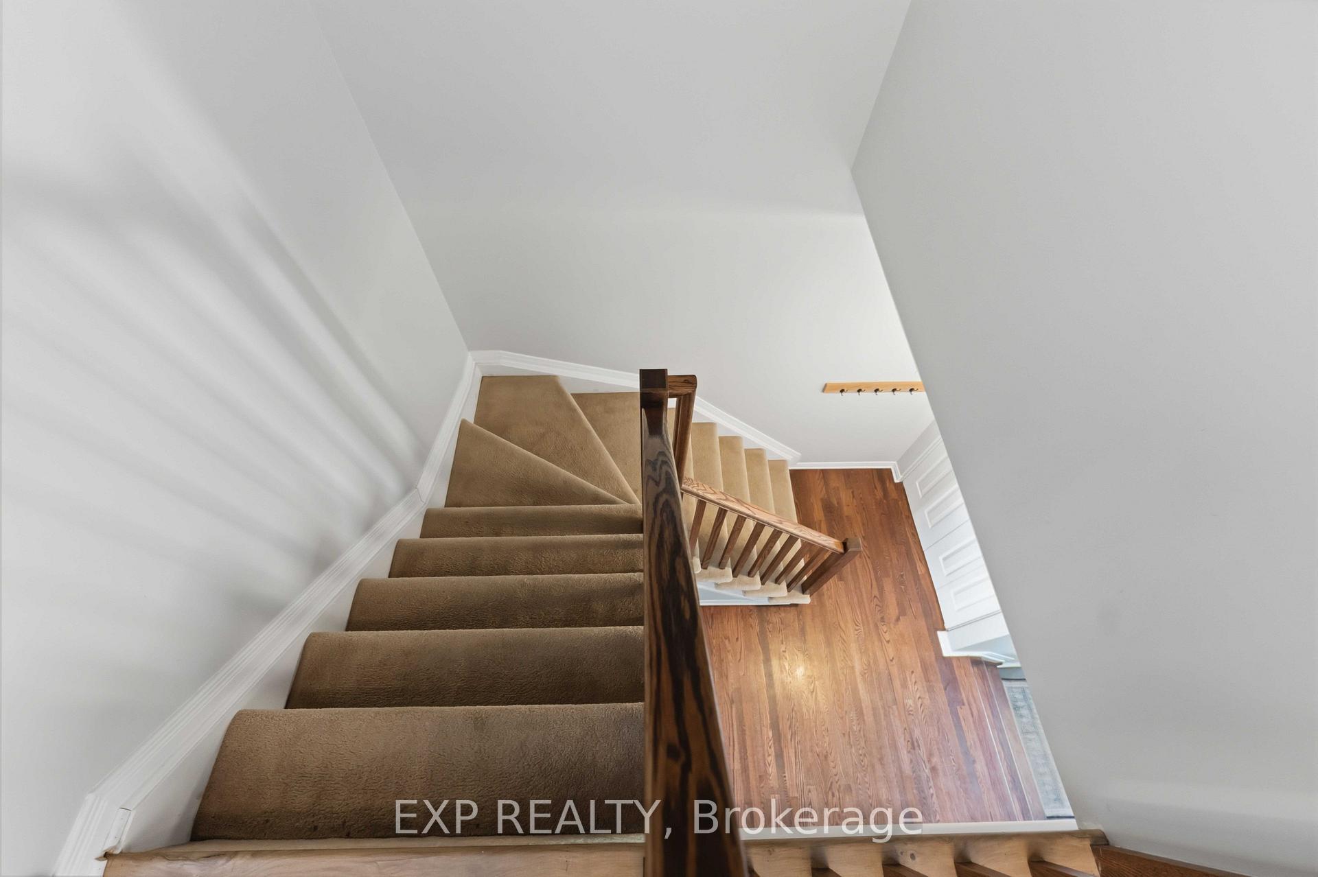 Photo 12 of 321 Brigitta Street, Ottawa, Kanata - Emerald Meadows/Trailwest — HOMEH