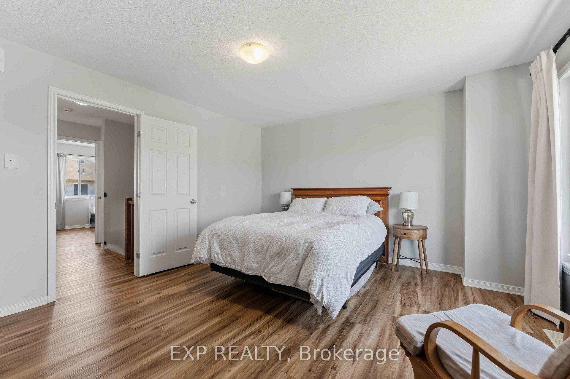 Photo 15 of 321 Brigitta Street, Ottawa, Kanata - Emerald Meadows/Trailwest — HOMEH