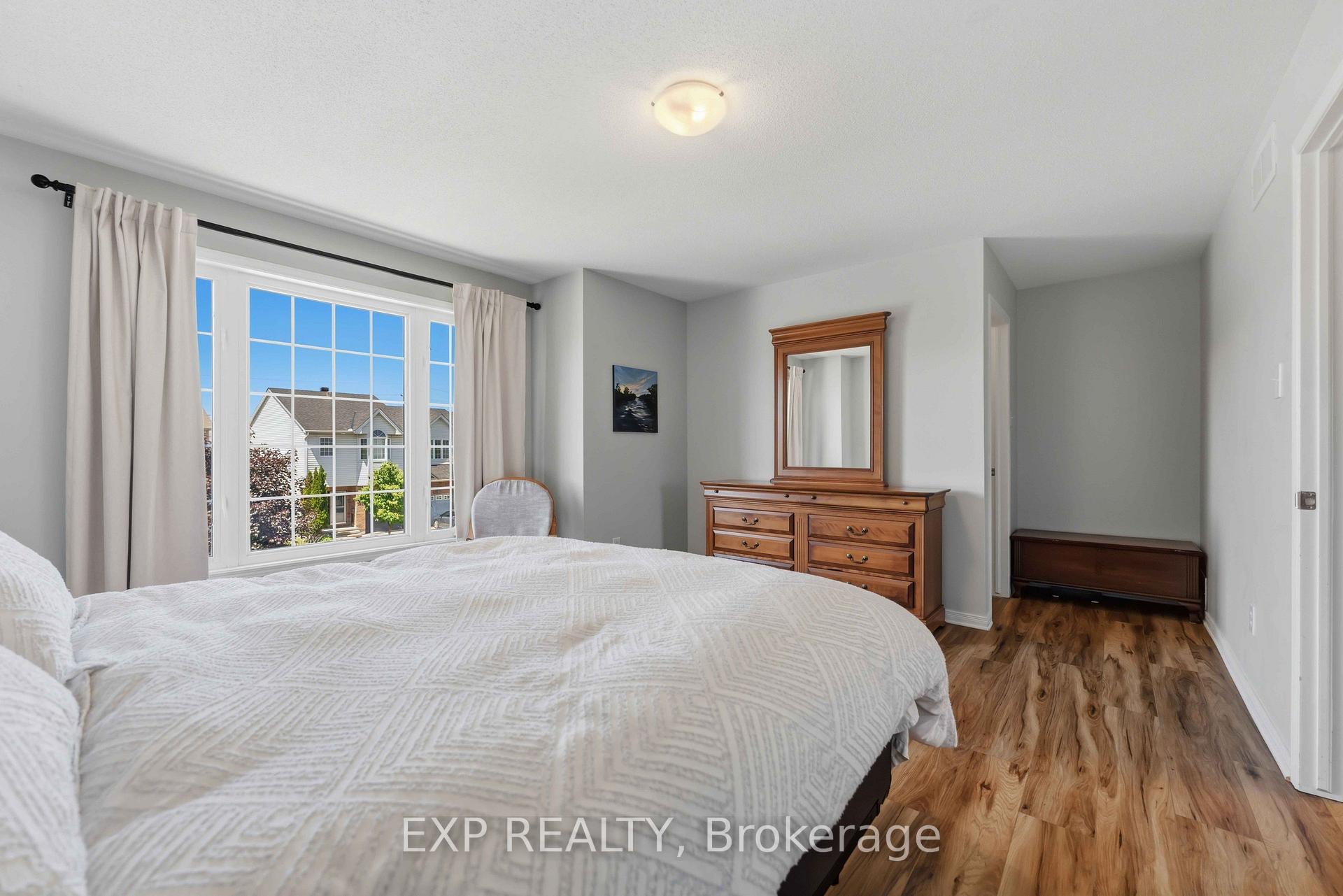 Photo 16 of 321 Brigitta Street, Ottawa, Kanata - Emerald Meadows/Trailwest — HOMEH