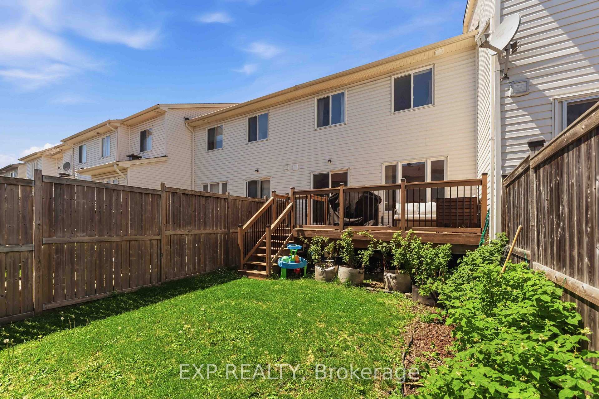 Photo 28 of 321 Brigitta Street, Ottawa, Kanata - Emerald Meadows/Trailwest — HOMEH