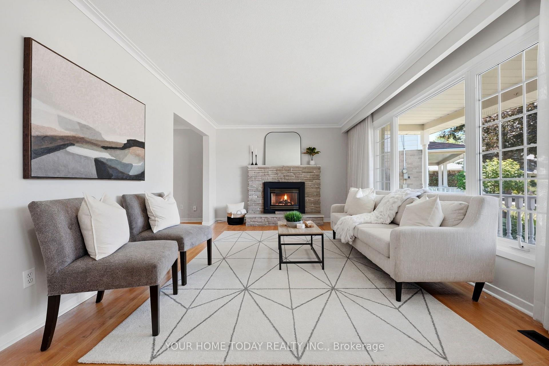 Photo 8 of 35 Dawson Crescent, Halton Hills, Georgetown — HOMEH