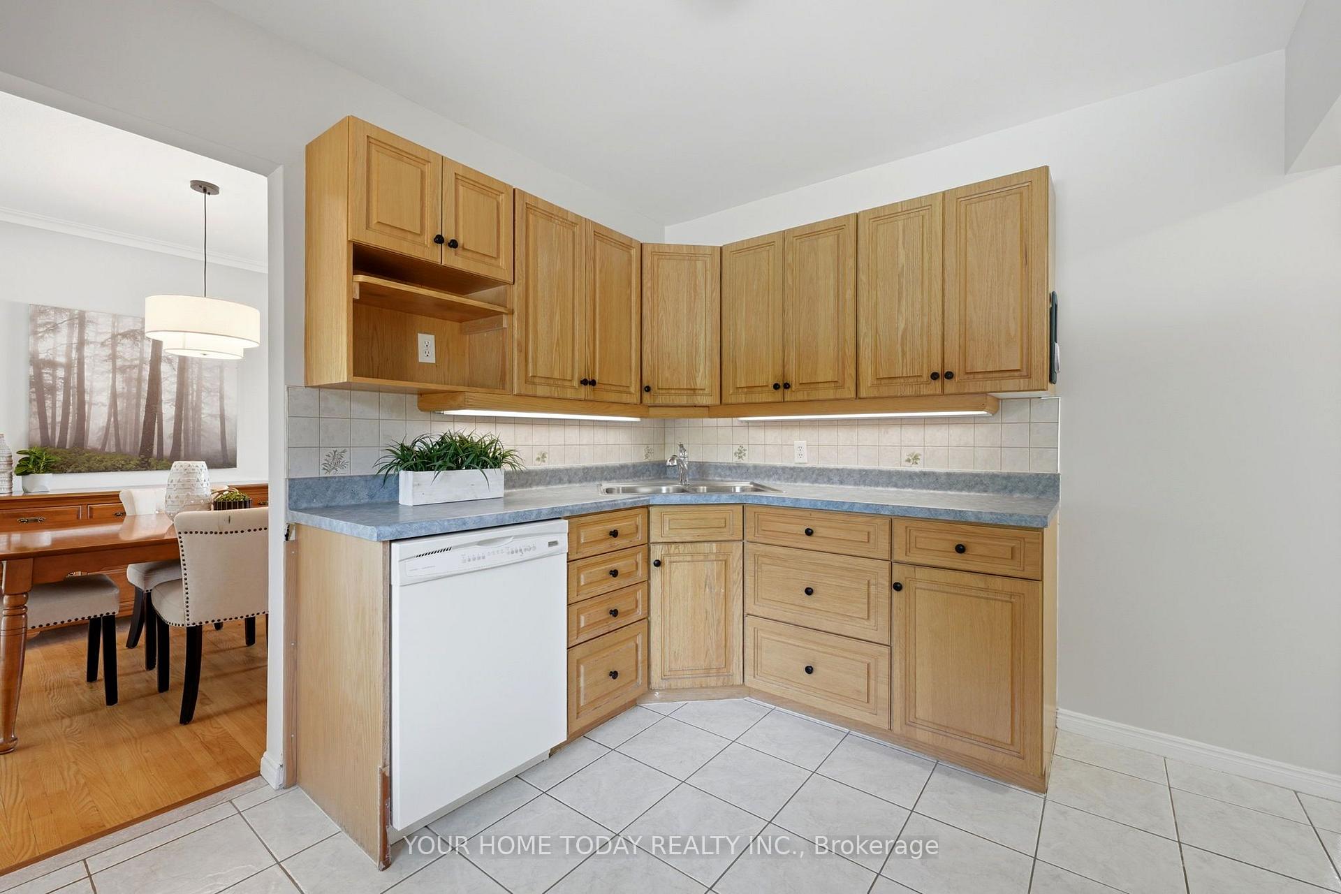 Photo 16 of 35 Dawson Crescent, Halton Hills, Georgetown — HOMEH
