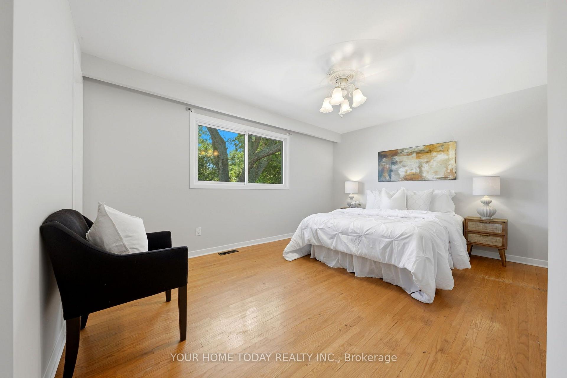 Photo 18 of 35 Dawson Crescent, Halton Hills, Georgetown — HOMEH