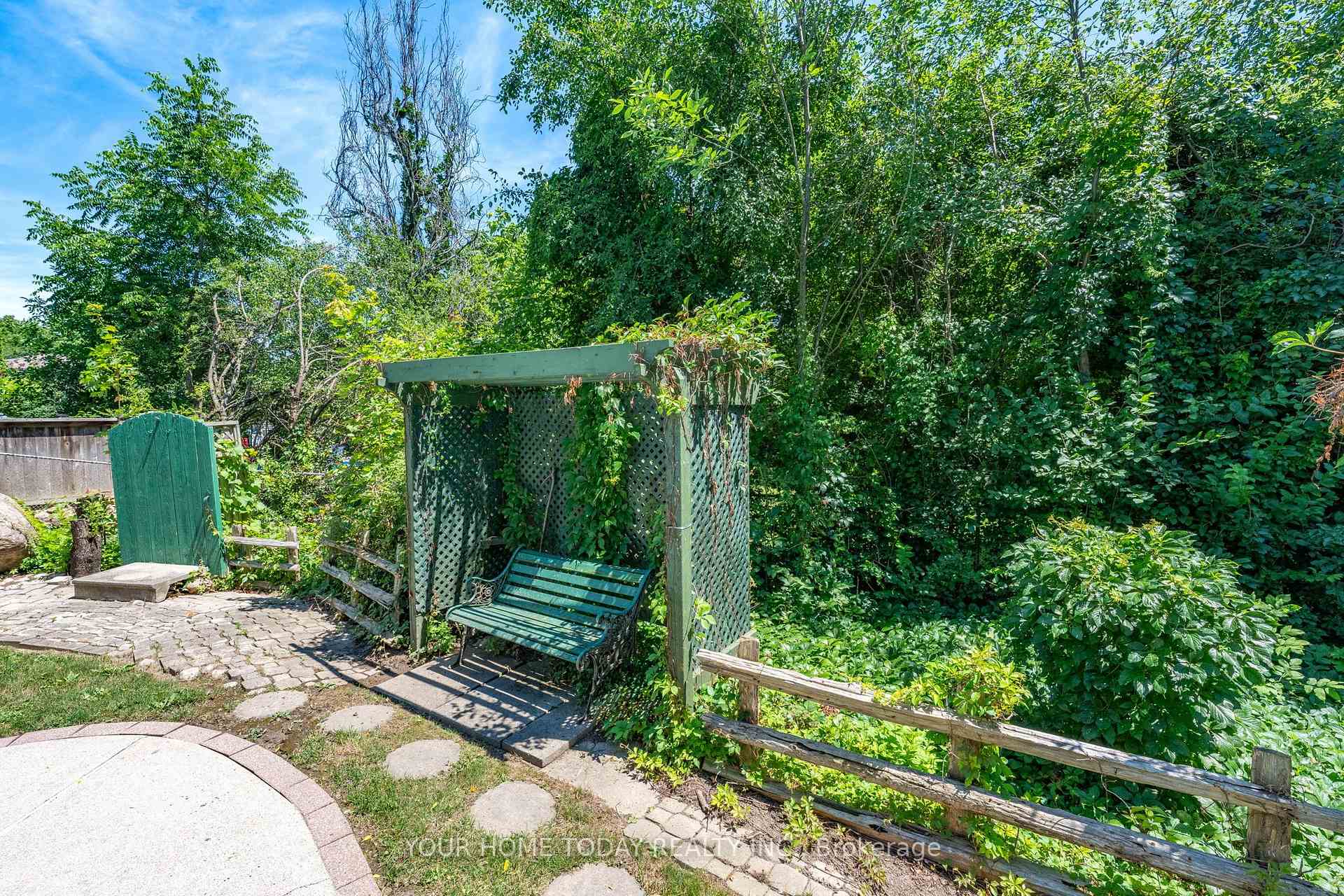 Photo 39 of 35 Dawson Crescent, Halton Hills, Georgetown — HOMEH