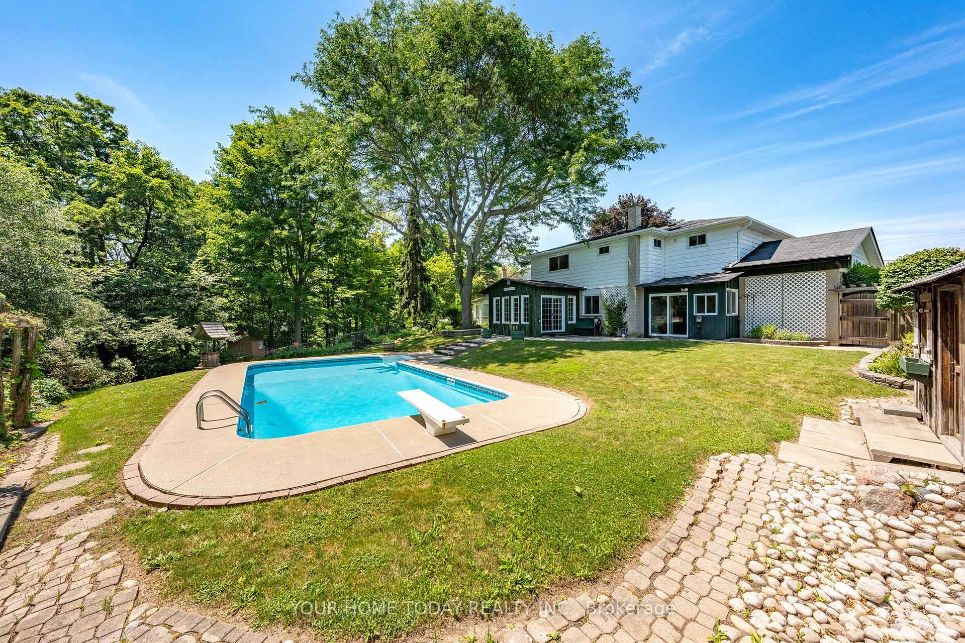 Photo 40 of 35 Dawson Crescent, Halton Hills, Georgetown — HOMEH