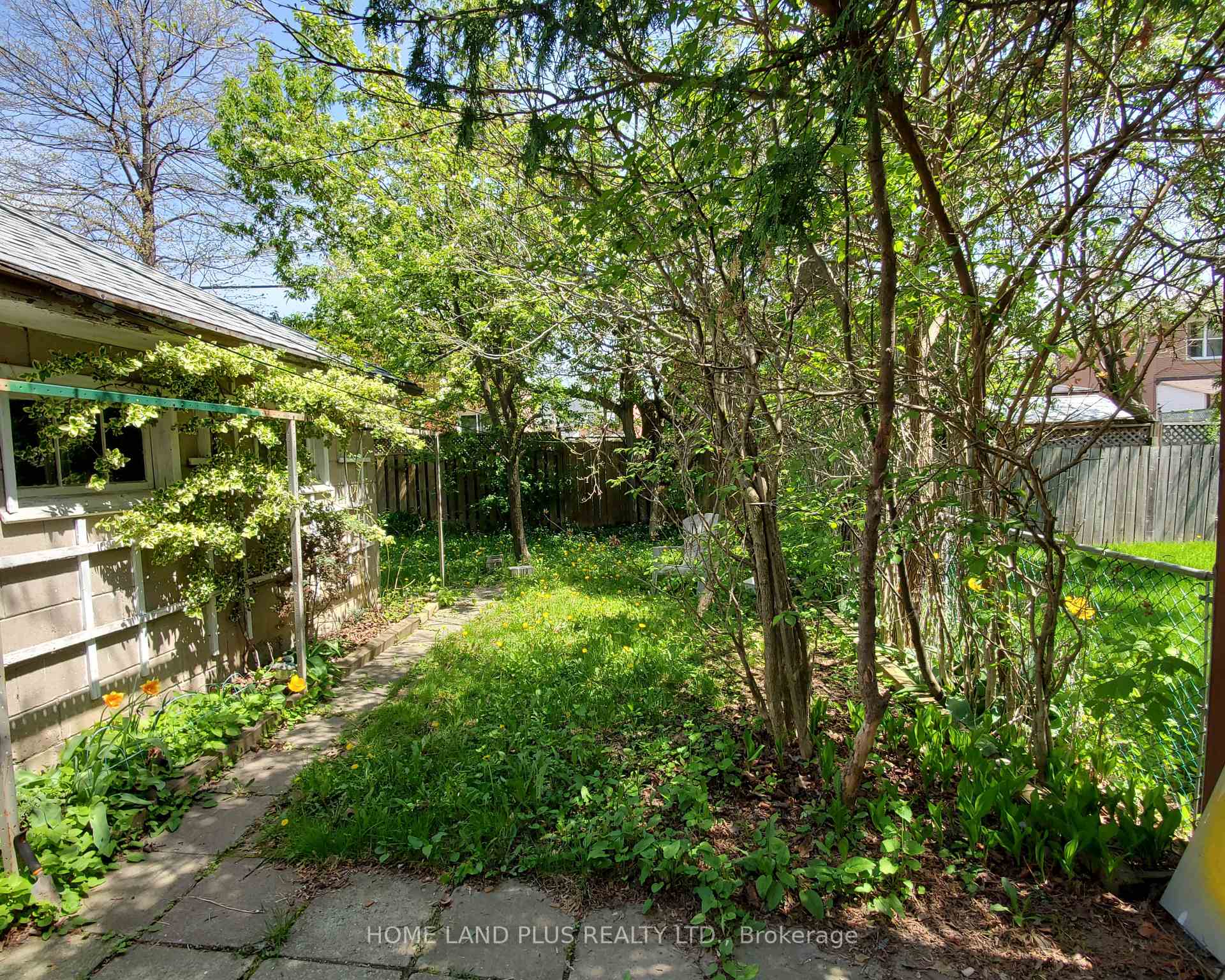 Photo 13 of 103 Bergen Road, Scarborough, Dorset Park — HOMEH