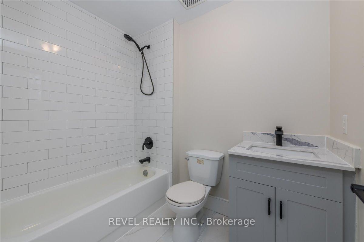 Photo 12 of Unit 2, 400 Big Bay Point Road, Barrie, Painswick North — HOMEH