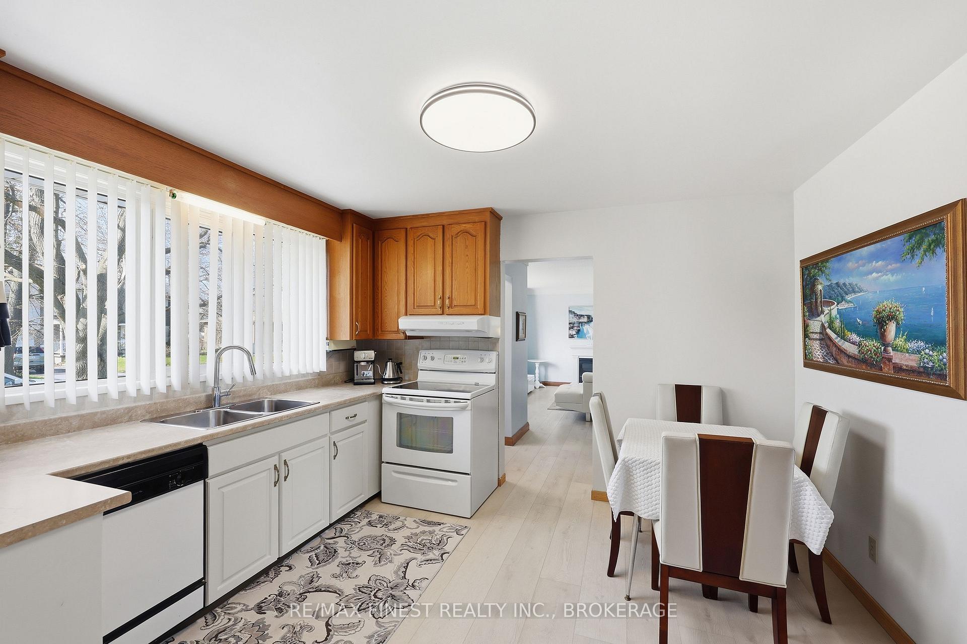 Photo 12 of 41 Campbell Crescent, Kingston, Central City West — HOMEH