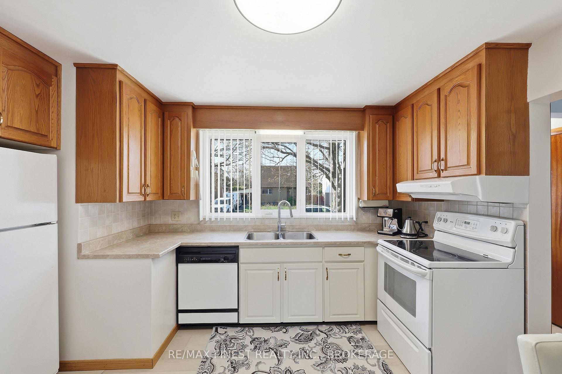 Photo 13 of 41 Campbell Crescent, Kingston, Central City West — HOMEH