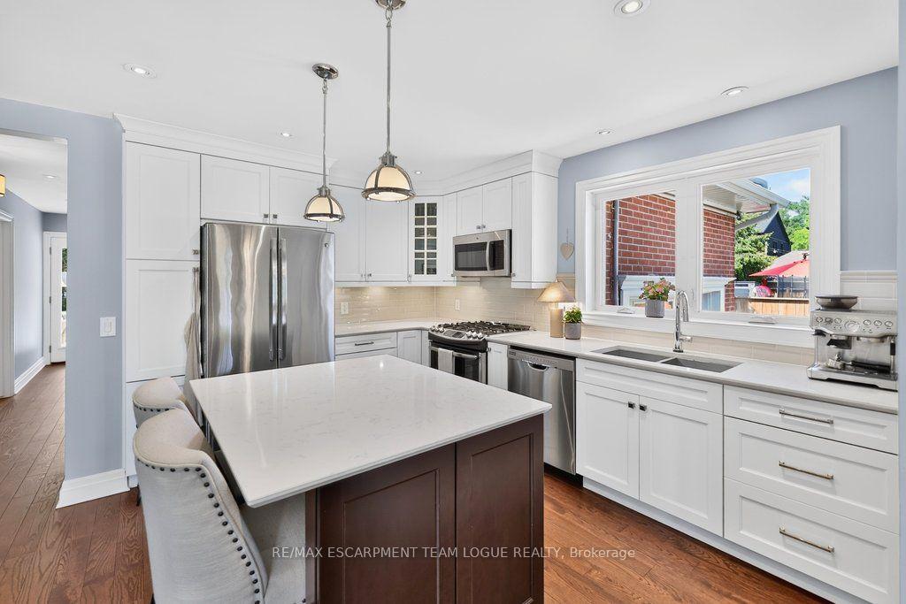 Photo 11 of 396 Pepper Drive, Burlington, Brant — HOMEH
