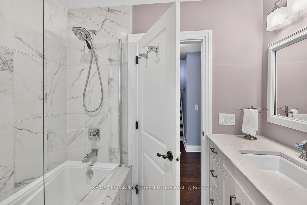 Photo 17 of 396 Pepper Drive, Burlington, Brant — HOMEH