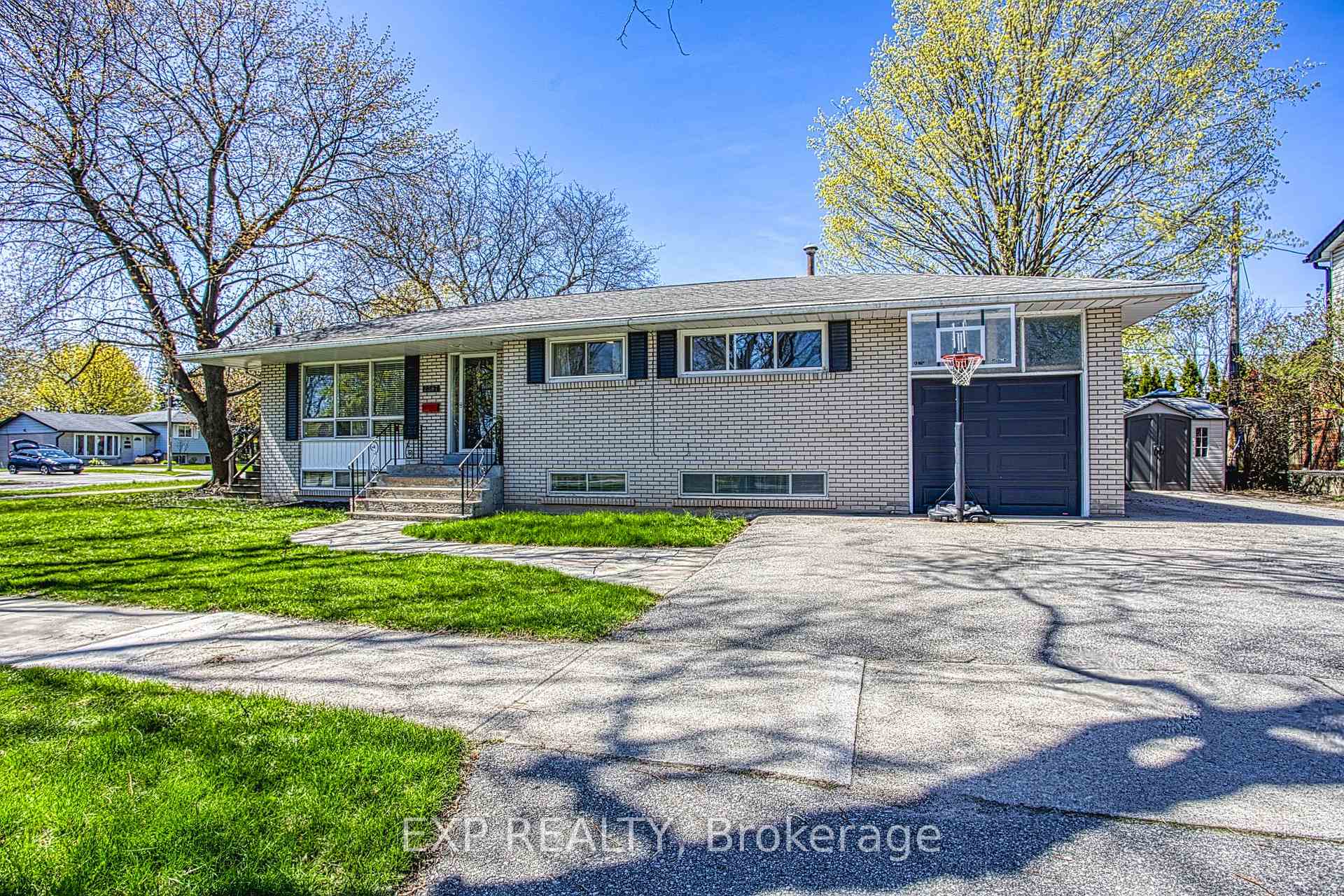 Photo 1 of 2387 Cyprus Avenue, Burlington, Mountainside — HOMEH
