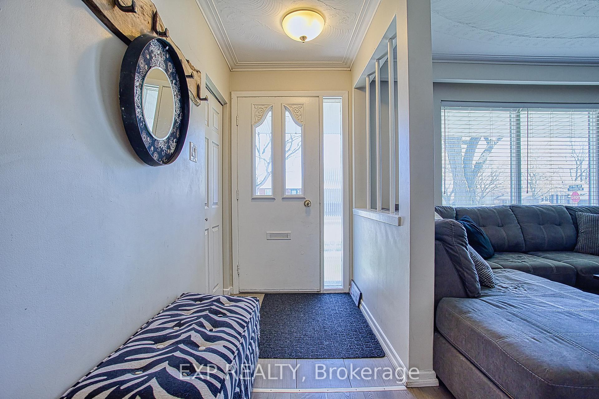 Photo 3 of 2387 Cyprus Avenue, Burlington, Mountainside — HOMEH