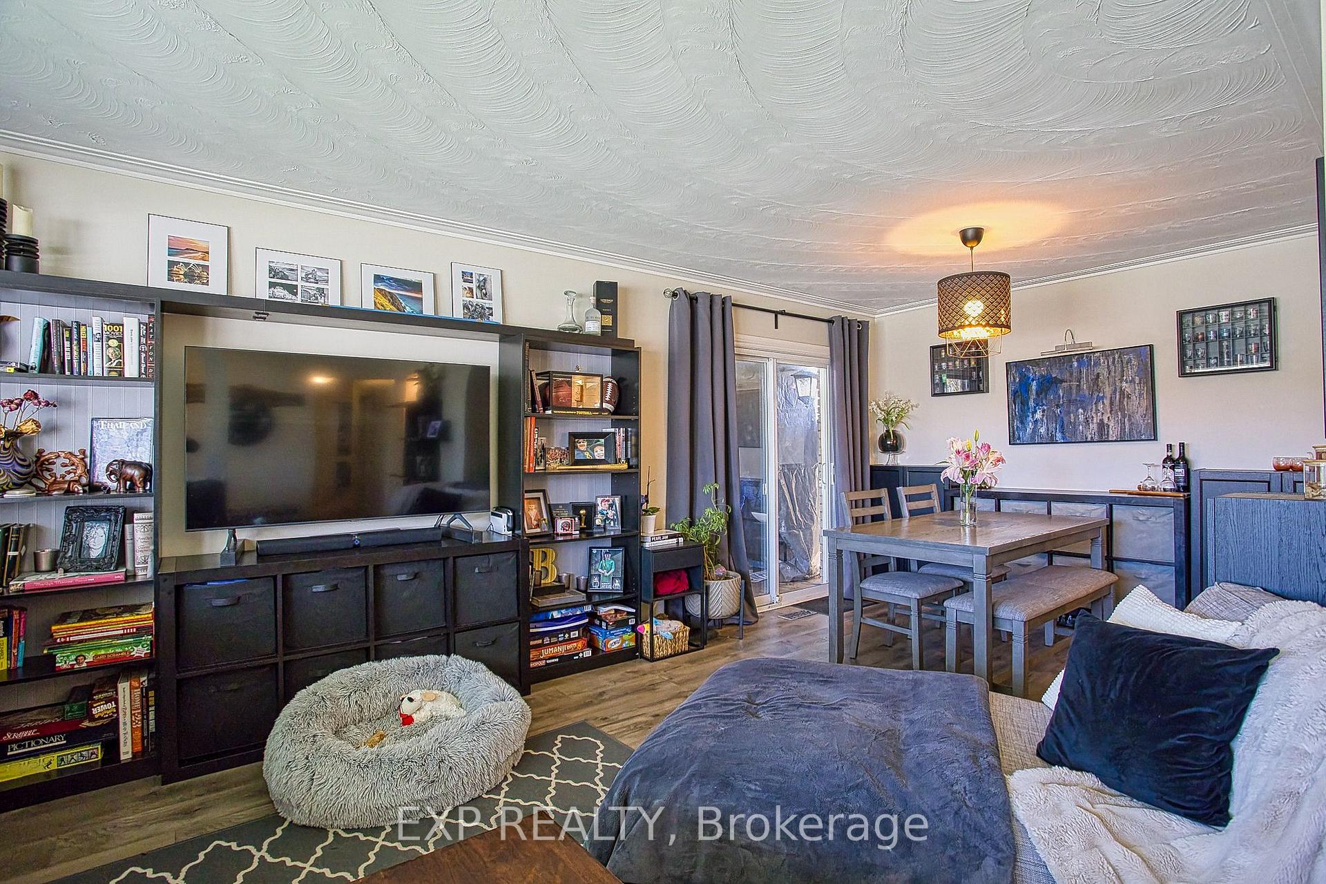 Photo 5 of 2387 Cyprus Avenue, Burlington, Mountainside — HOMEH