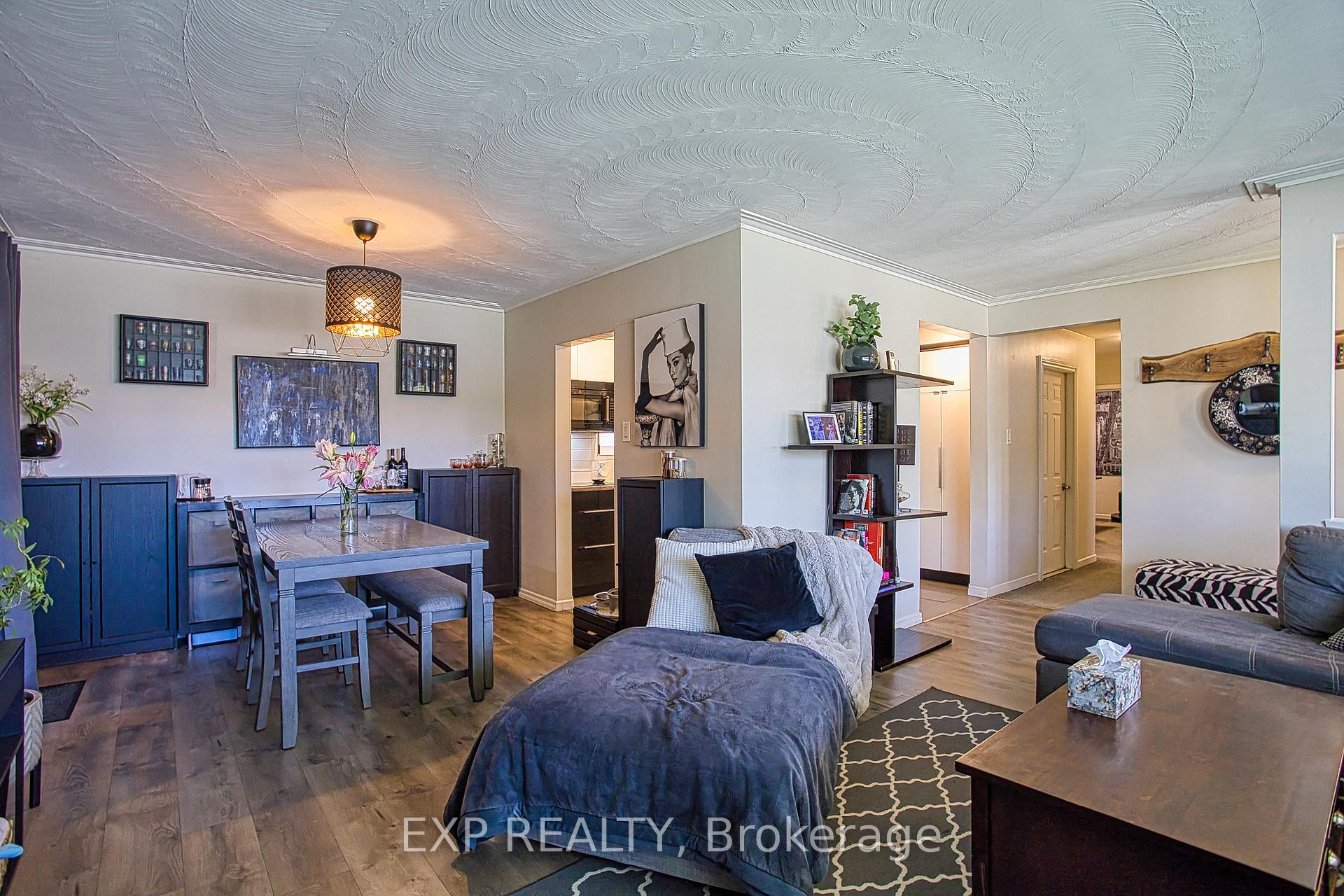 Photo 6 of 2387 Cyprus Avenue, Burlington, Mountainside — HOMEH