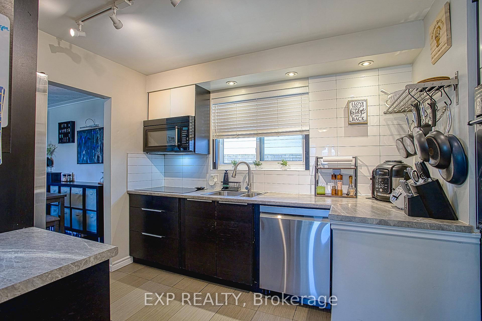 Photo 11 of 2387 Cyprus Avenue, Burlington, Mountainside — HOMEH
