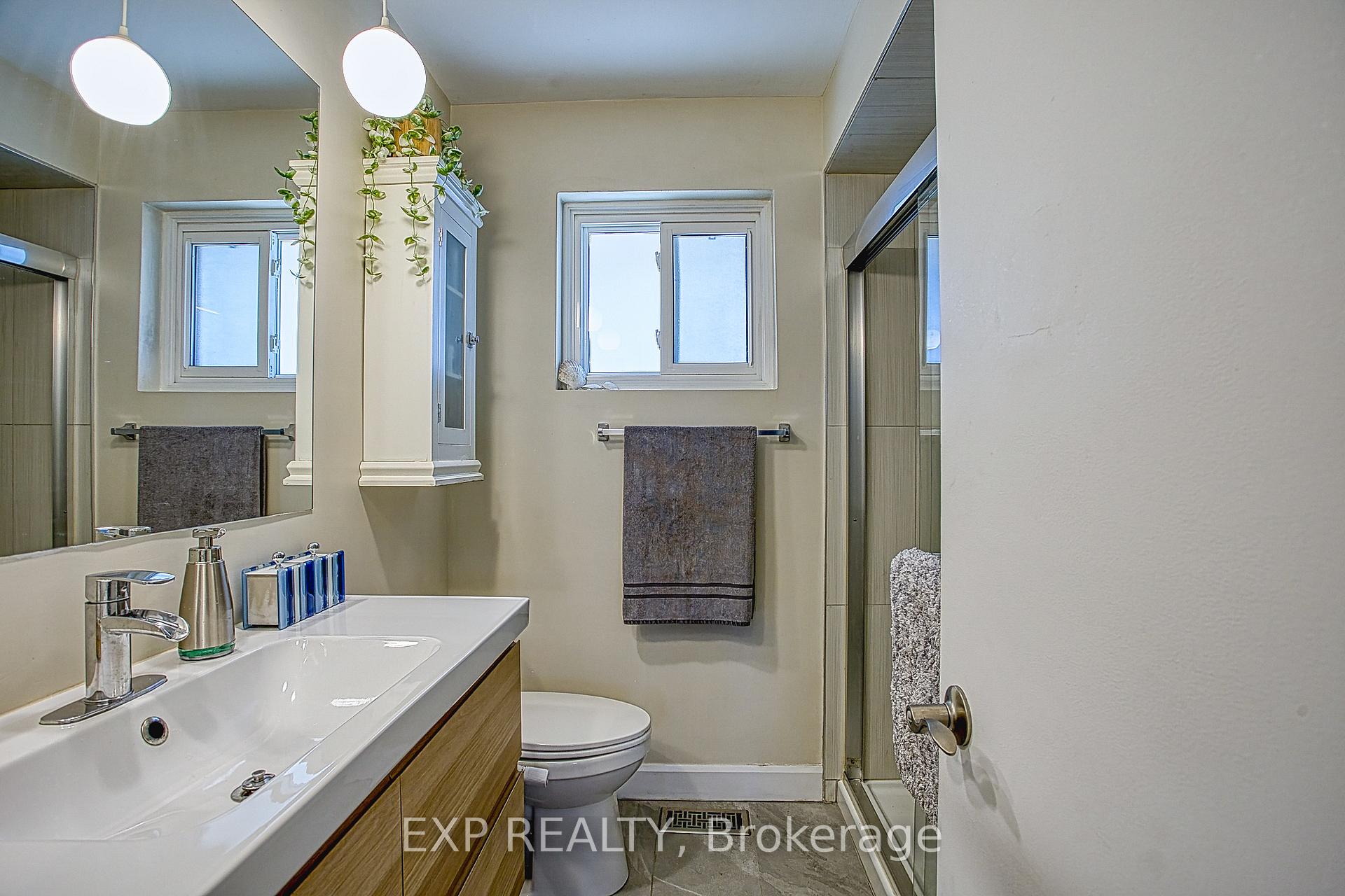 Photo 13 of 2387 Cyprus Avenue, Burlington, Mountainside — HOMEH