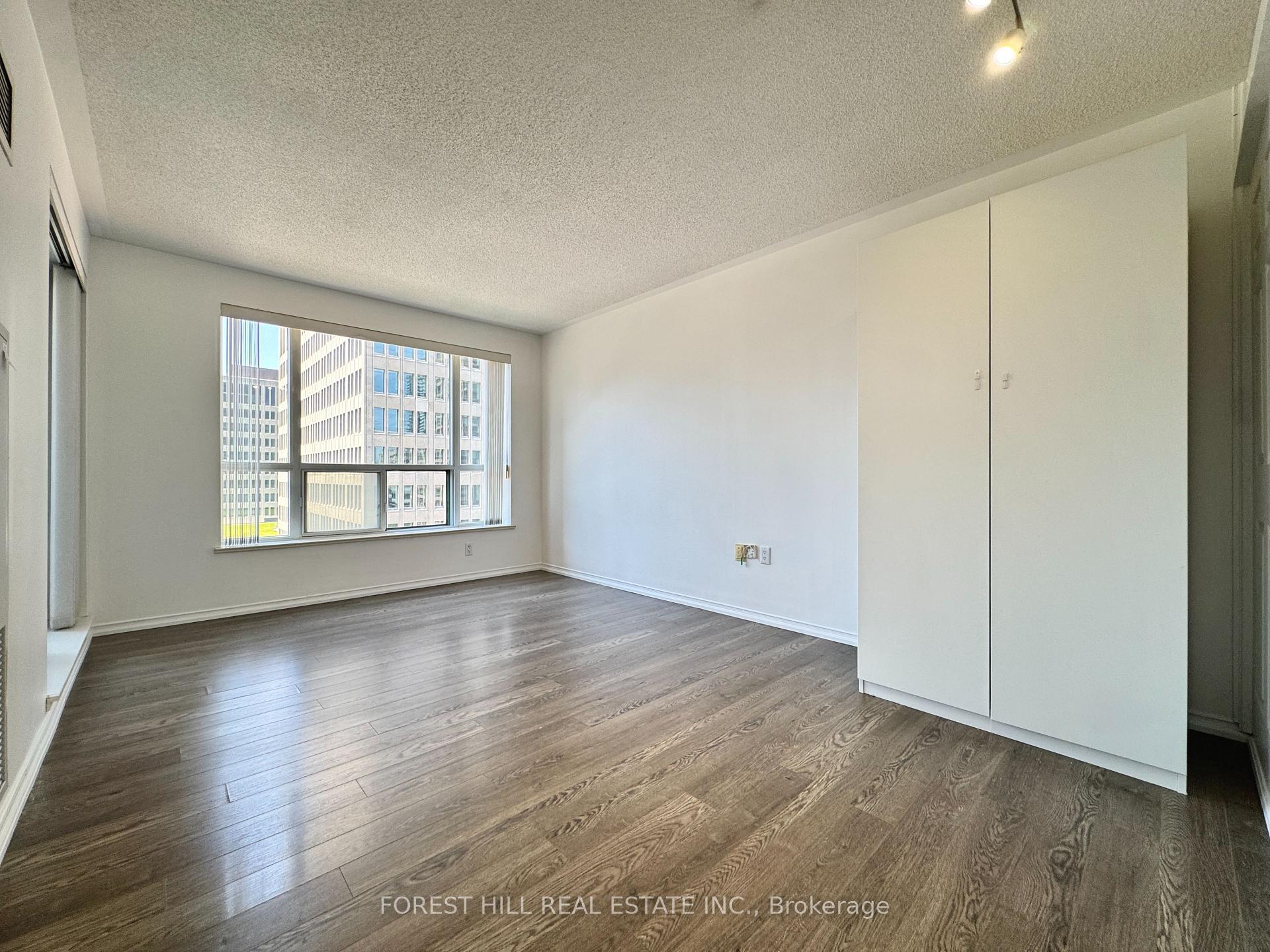 Photo 4 of Unit 810, 889 Bay Street, Toronto, Bay Street Corridor — HOMEH