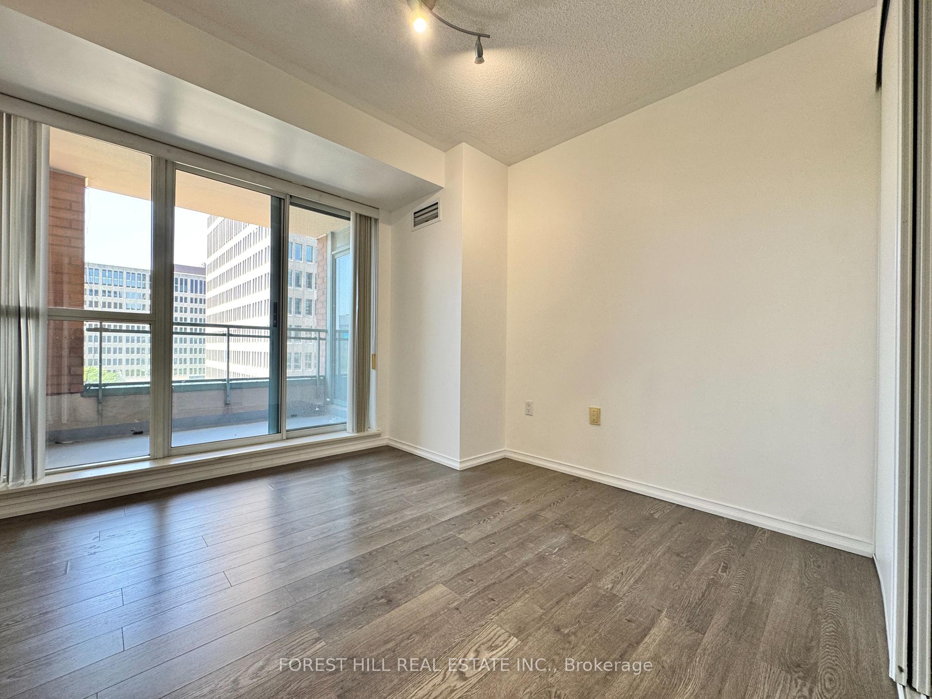 Photo 6 of Unit 810, 889 Bay Street, Toronto, Bay Street Corridor — HOMEH