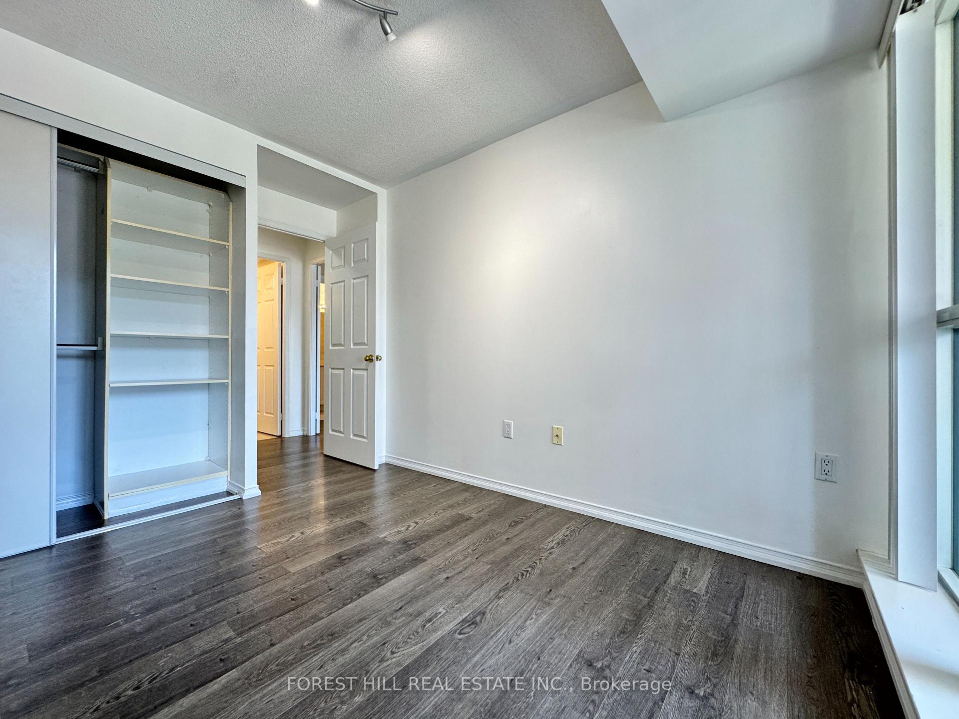 Photo 7 of Unit 810, 889 Bay Street, Toronto, Bay Street Corridor — HOMEH