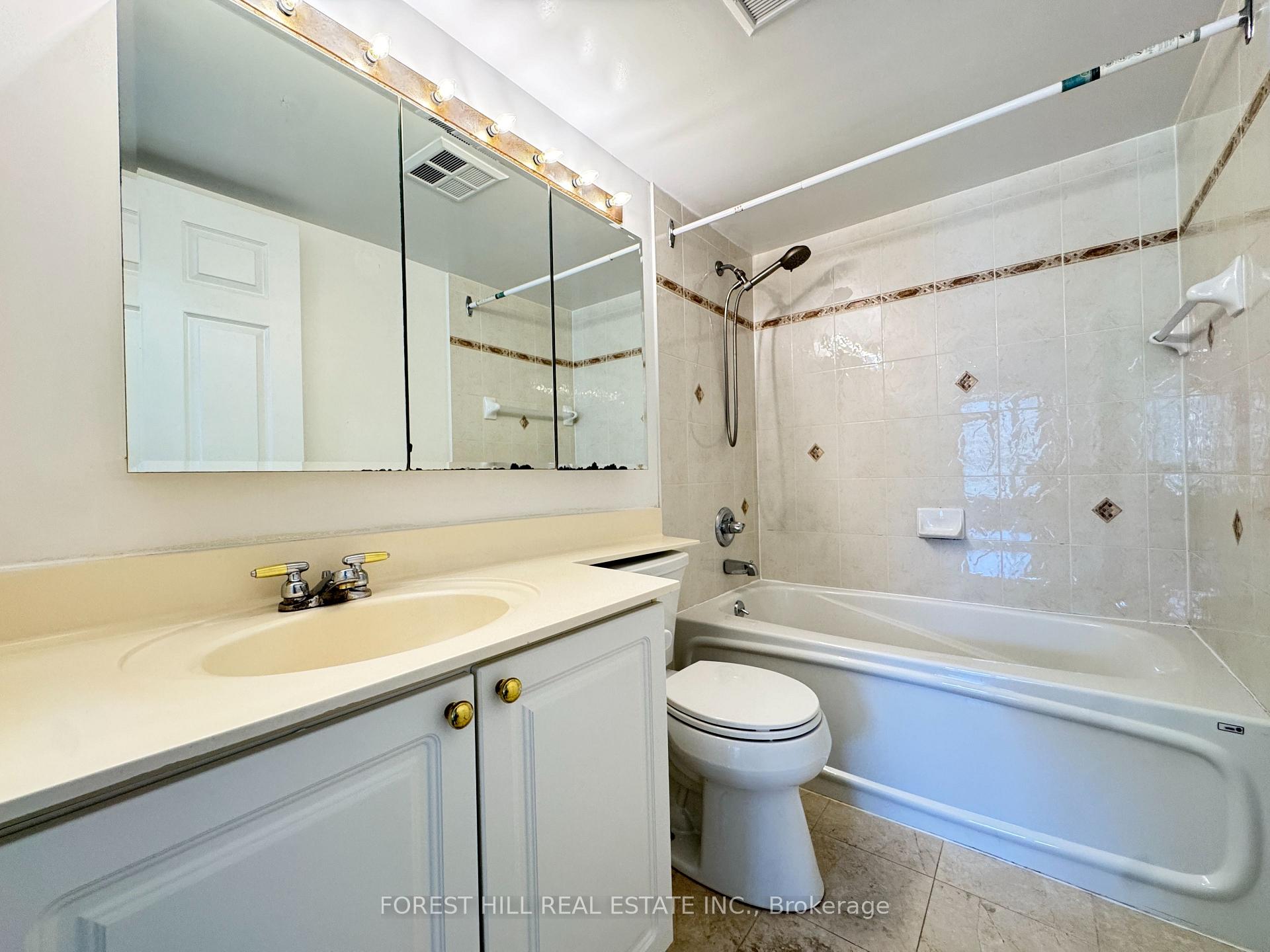 Photo 8 of Unit 810, 889 Bay Street, Toronto, Bay Street Corridor — HOMEH