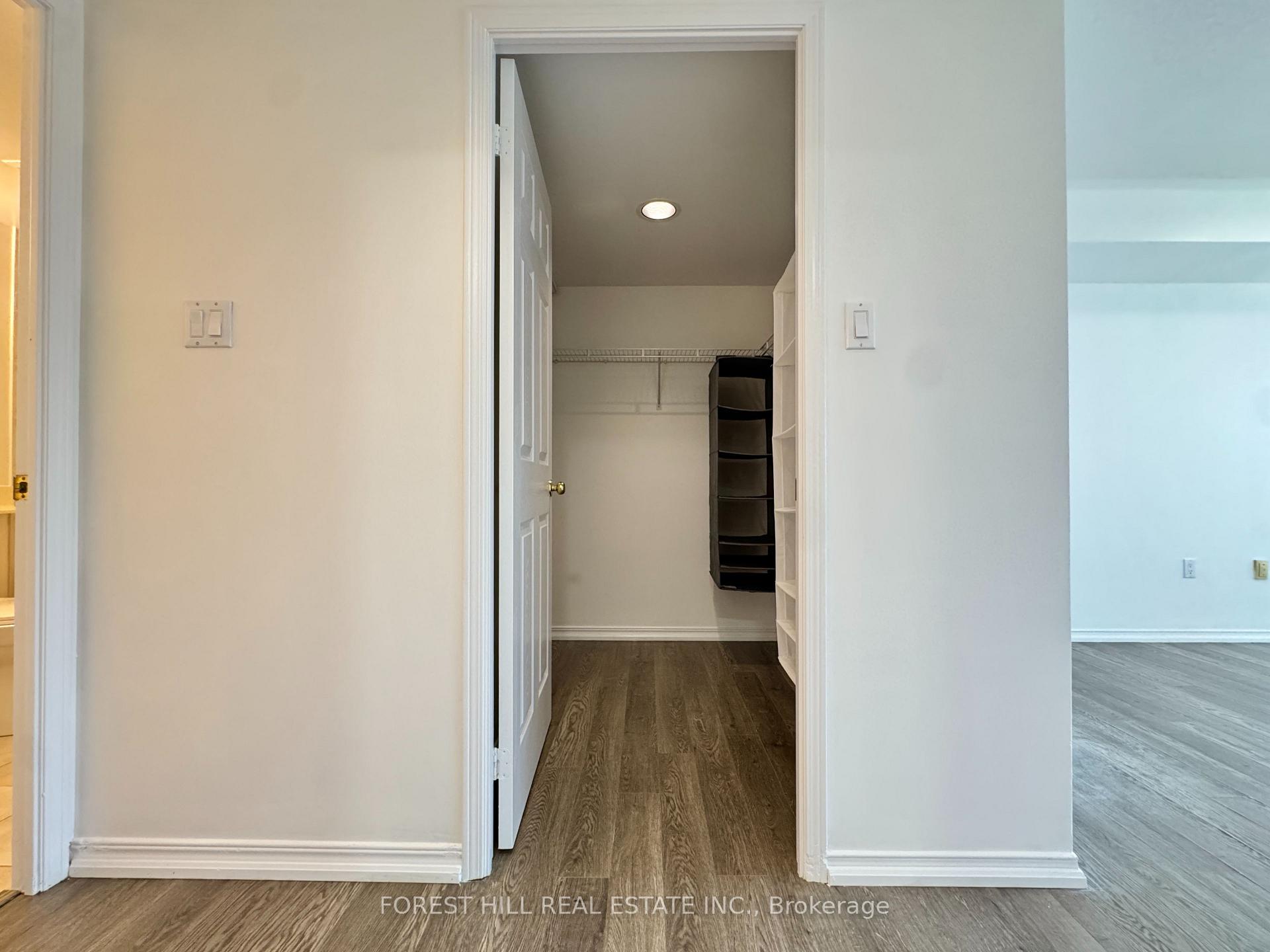 Photo 10 of Unit 810, 889 Bay Street, Toronto, Bay Street Corridor — HOMEH