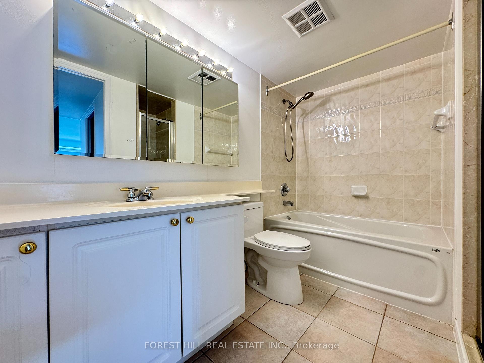 Photo 13 of Unit 810, 889 Bay Street, Toronto, Bay Street Corridor — HOMEH