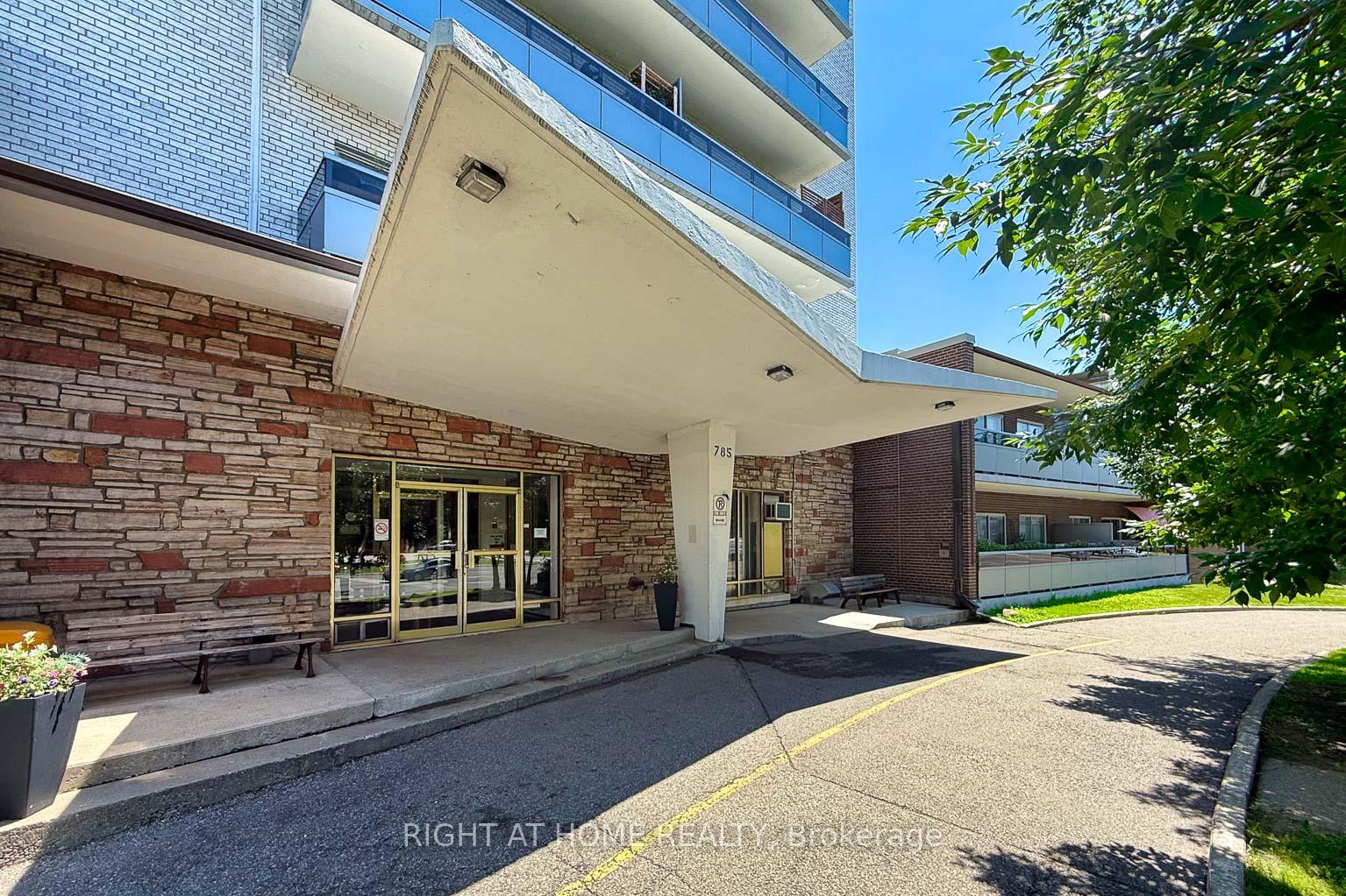 Photo 3 of Unit 1, 785 Brown's Line, Etobicoke, Alderwood — HOMEH