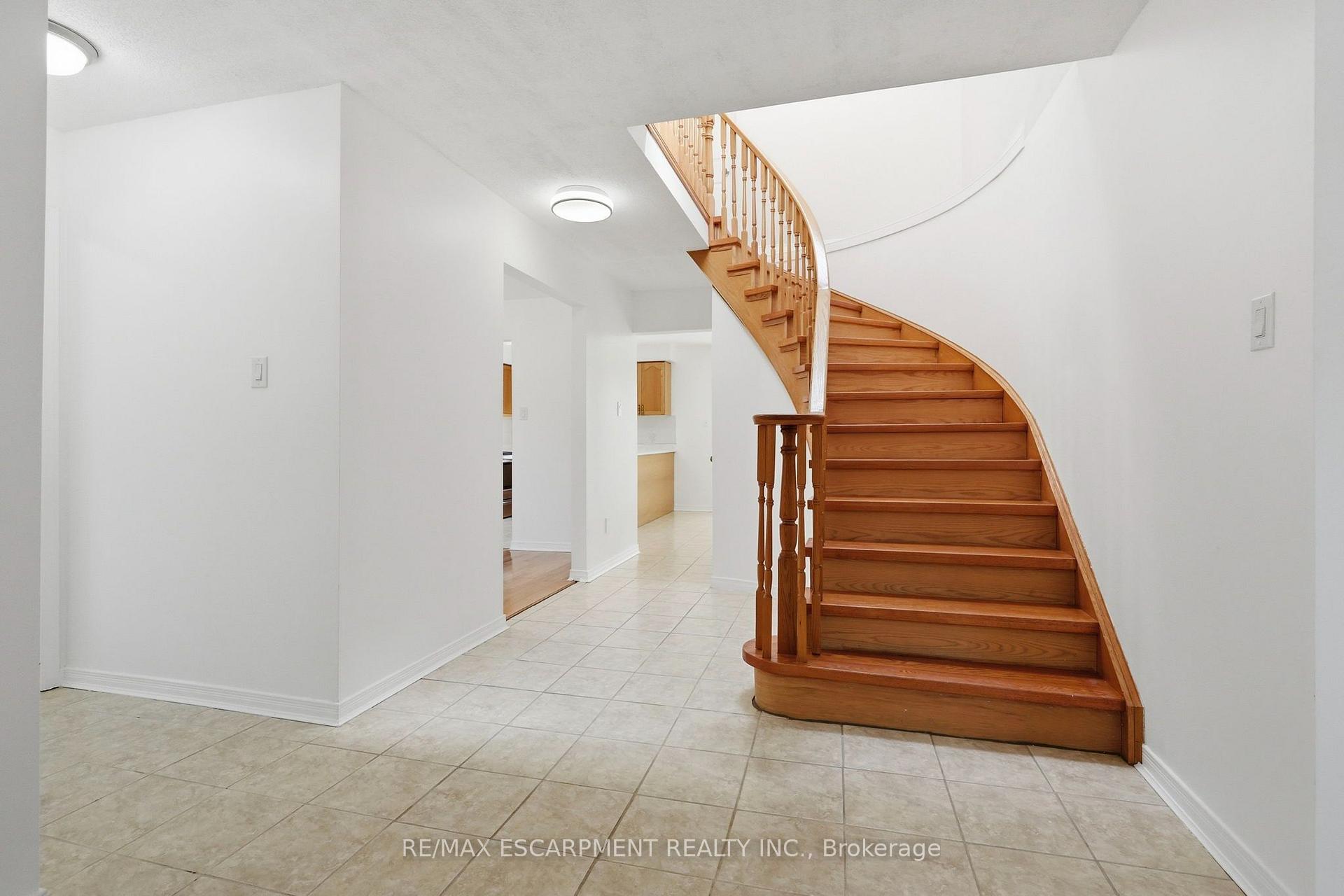 Photo 6 of 448 Stone Church Road E, Hamilton, Barnstown — HOMEH