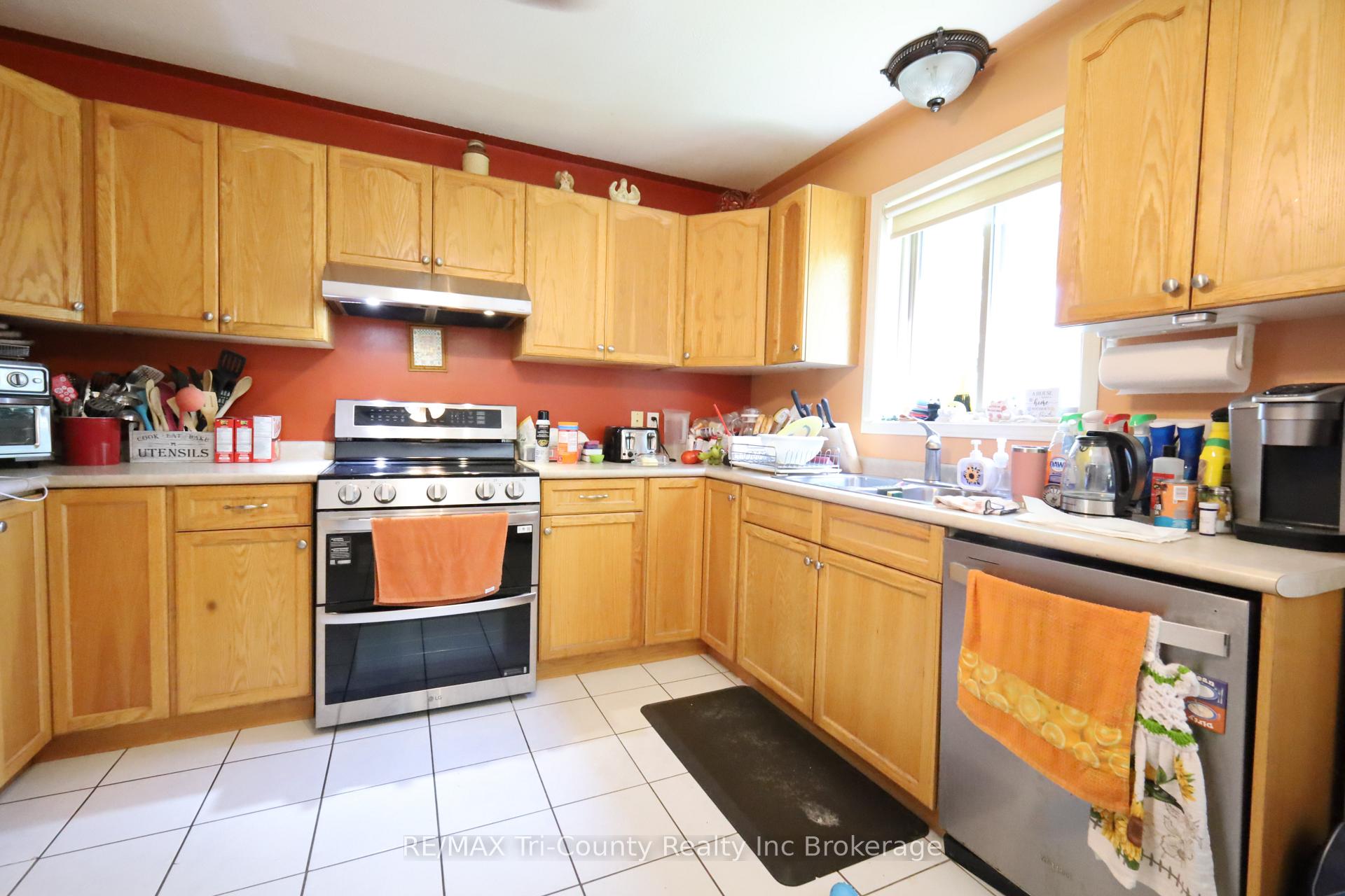 Photo 4 of 43 Trillium Drive, Tillsonburg — HOMEH