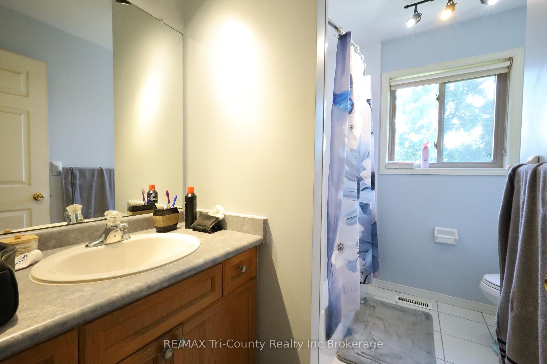 Photo 24 of 43 Trillium Drive, Tillsonburg — HOMEH
