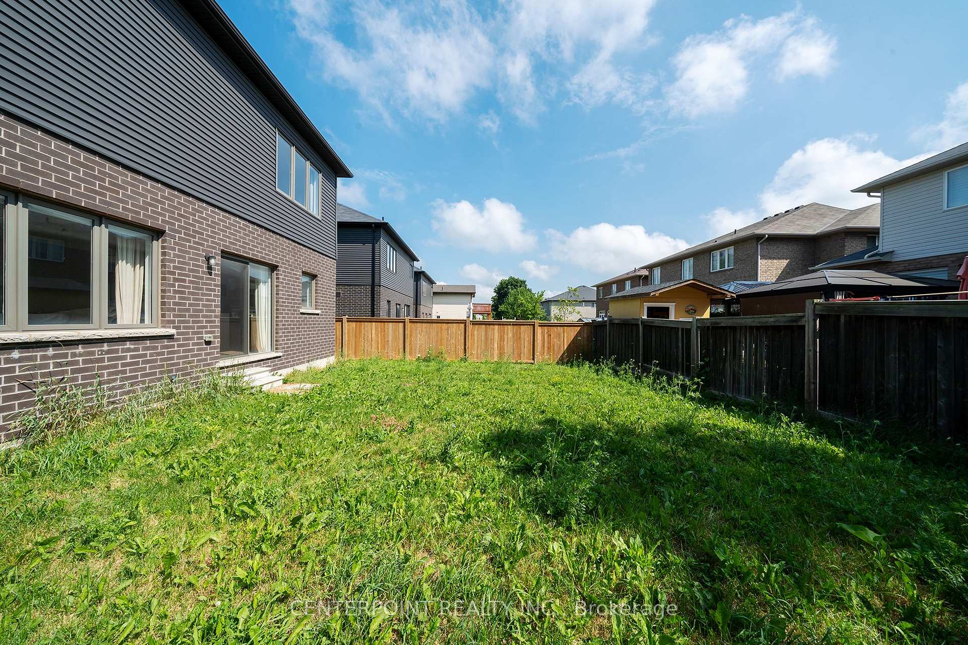 Photo 28 of 419 Springbrook Avenue, Hamilton, Meadowlands — HOMEH