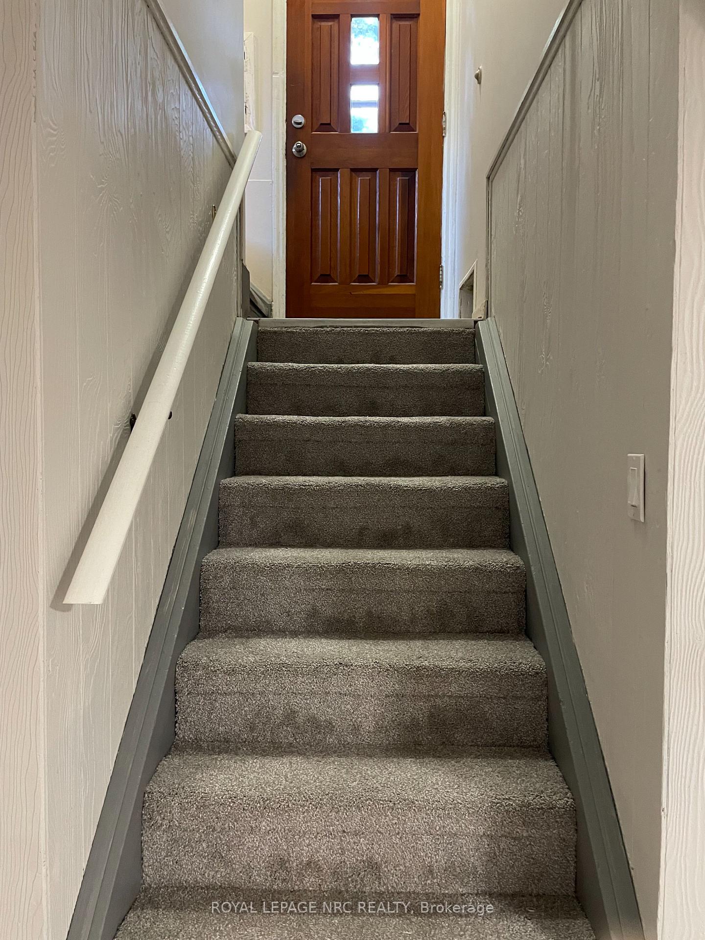 Photo 9 of 22 Dunblane Avenue, St. Catharines, Carlton/Bunting — HOMEH