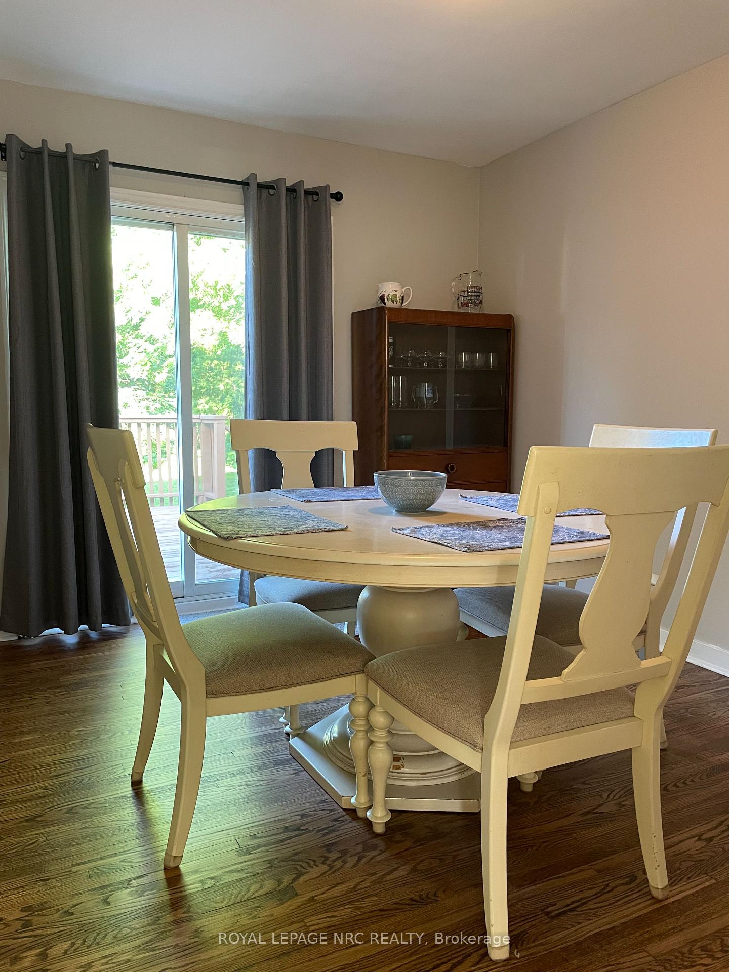 Photo 10 of 22 Dunblane Avenue, St. Catharines, Carlton/Bunting — HOMEH