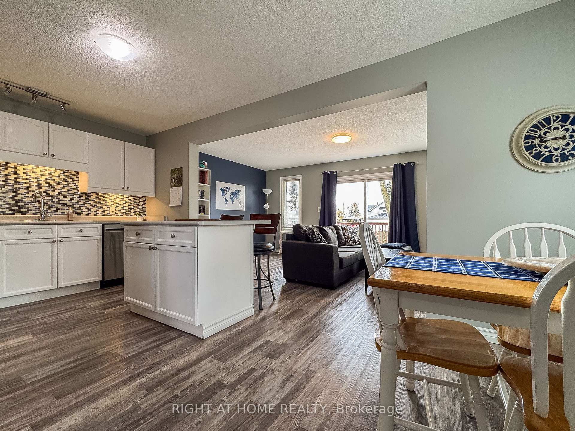 Photo 5 of 652 Salisbury Avenue, North Perth, Listowel — HOMEH