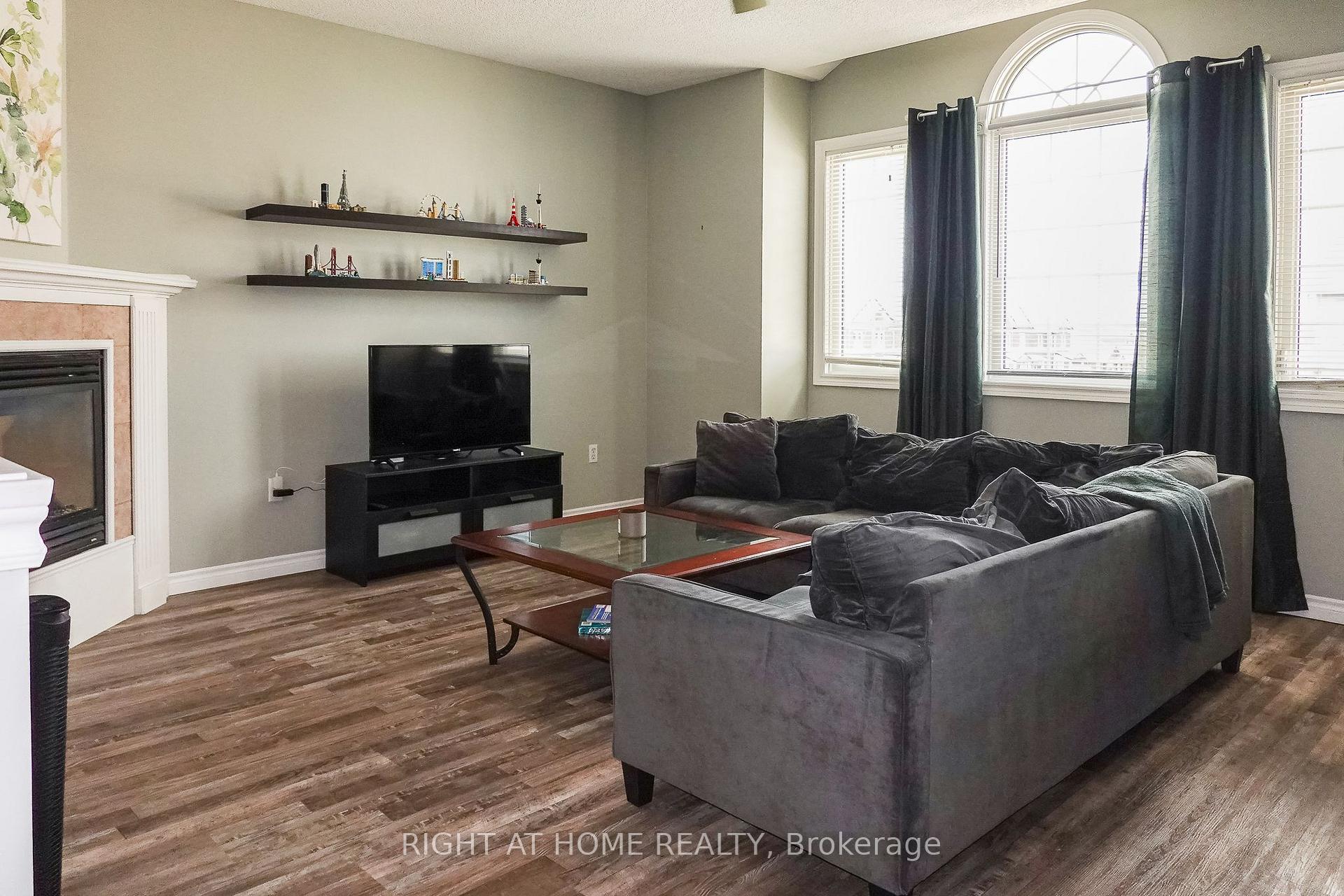 Photo 9 of 652 Salisbury Avenue, North Perth, Listowel — HOMEH