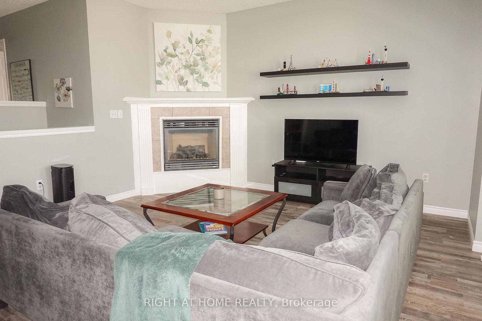 Photo 10 of 652 Salisbury Avenue, North Perth, Listowel — HOMEH