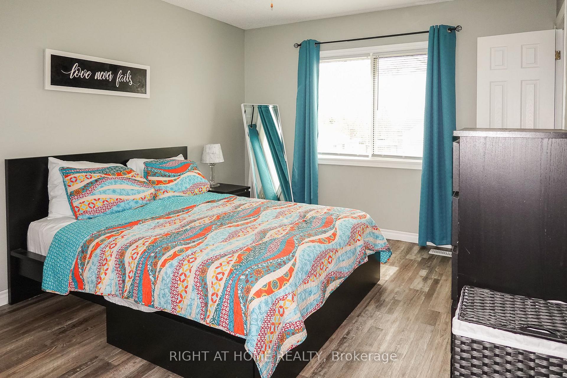 Photo 13 of 652 Salisbury Avenue, North Perth, Listowel — HOMEH