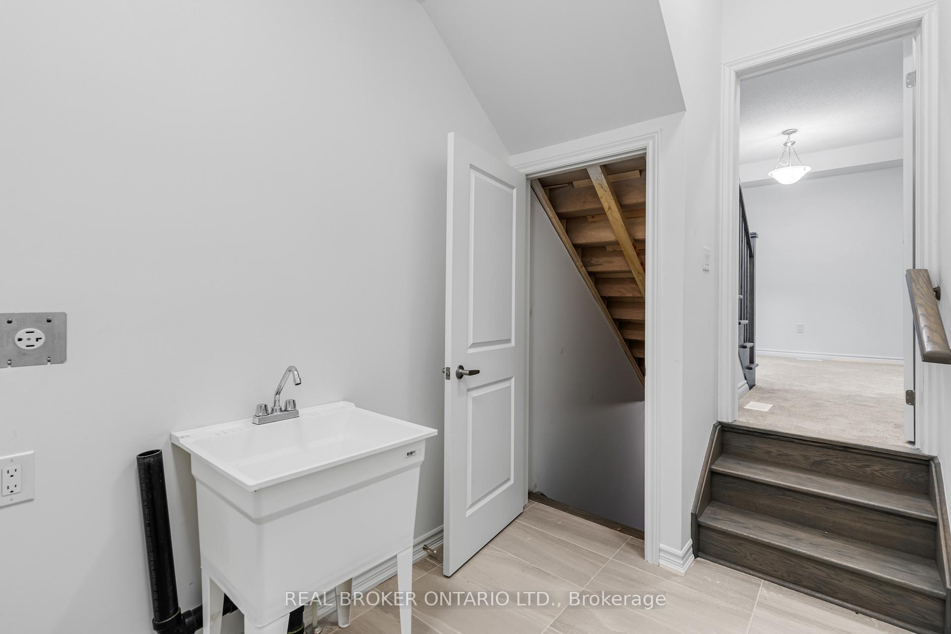 Photo 4 of 8 Daisy Street, Springwater, Midhurst — HOMEH