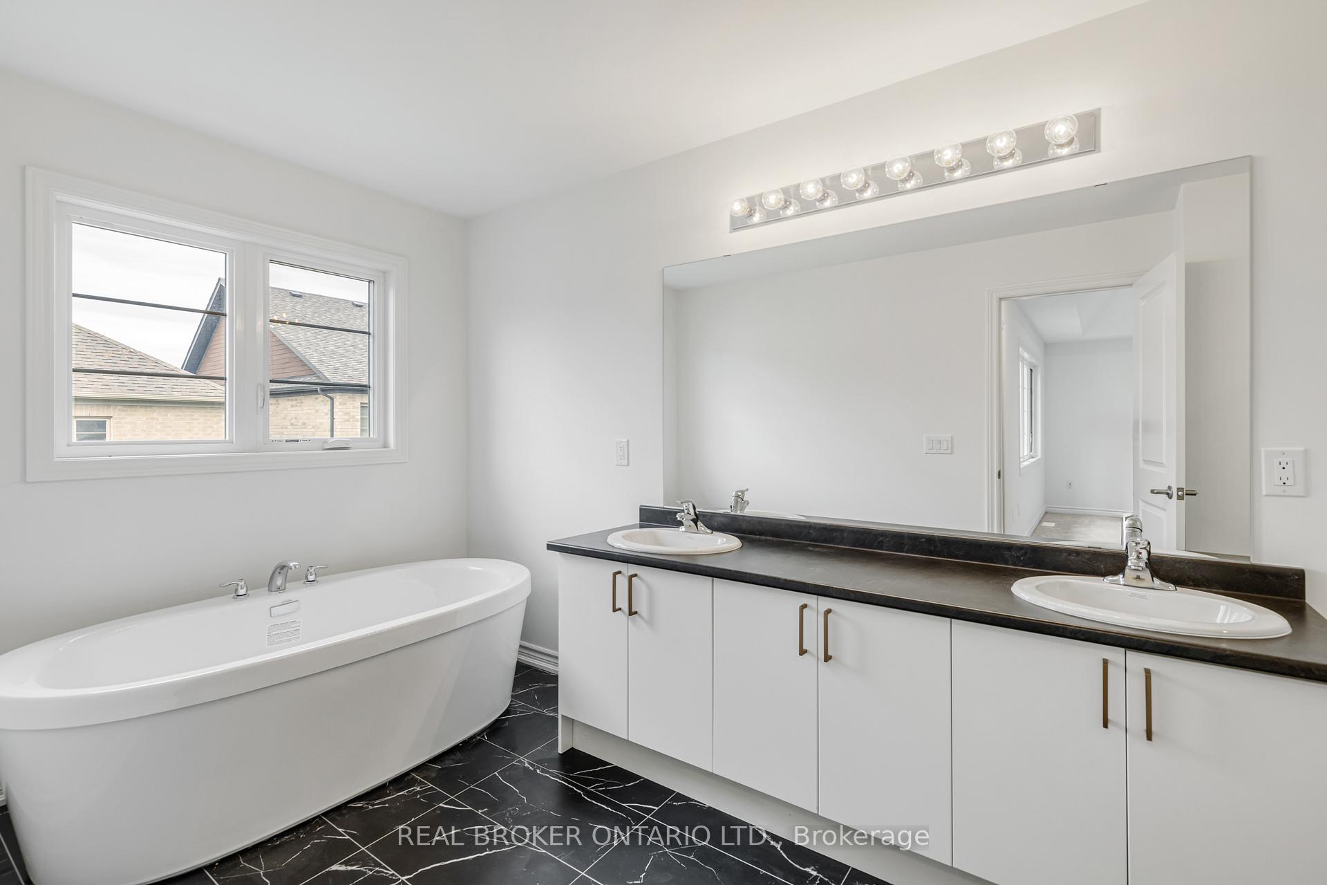 Photo 20 of 8 Daisy Street, Springwater, Midhurst — HOMEH